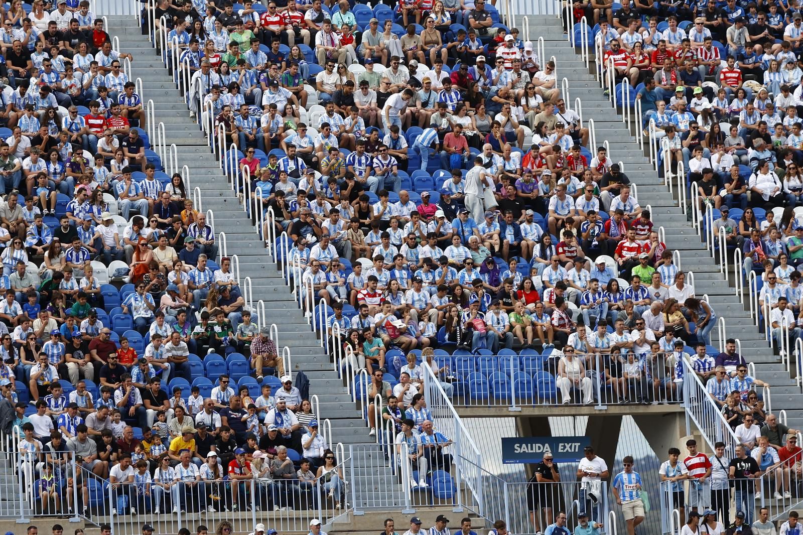 Búscate en el Málaga CF - Granada en las gradas de La Rosaleda