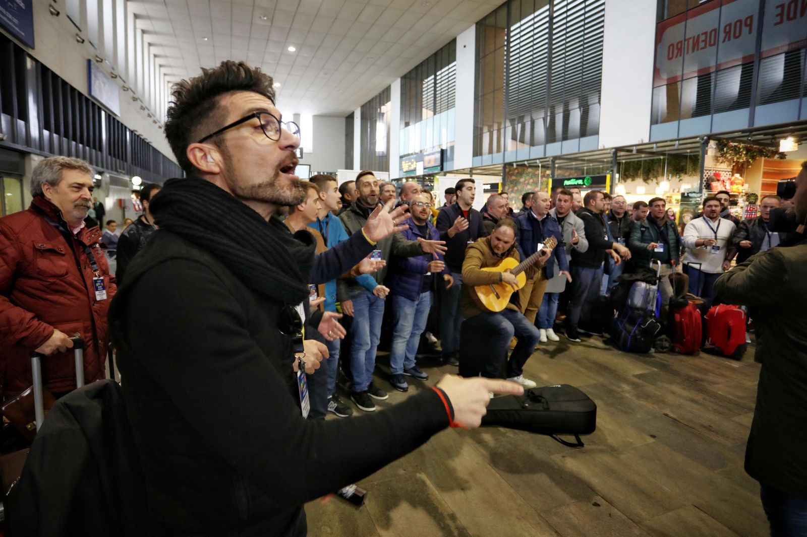 El coro de Julio Pardo canta unos tantos en Santa Justa