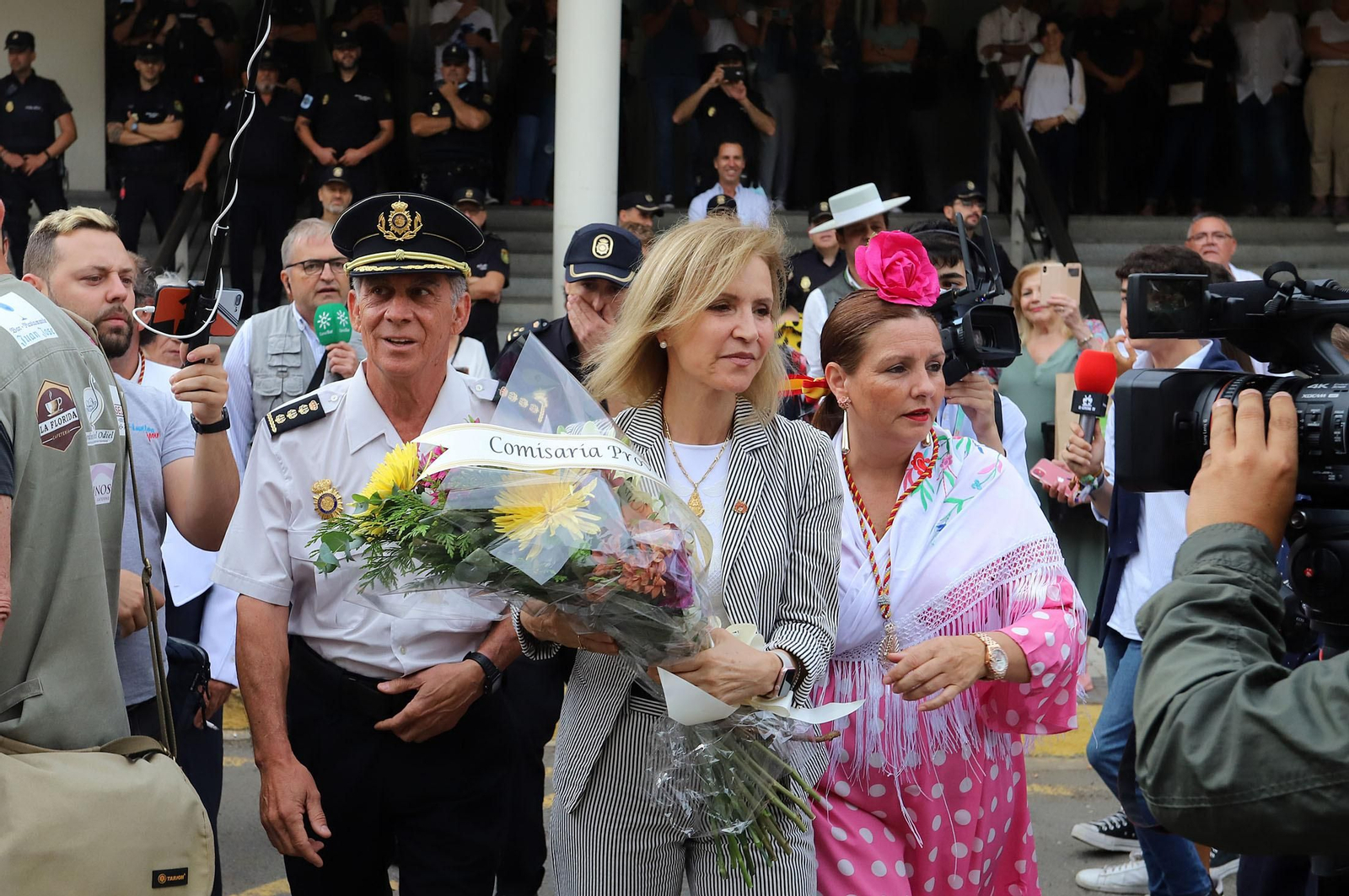 Imágenes de Emigrantes en la Policía Nacional