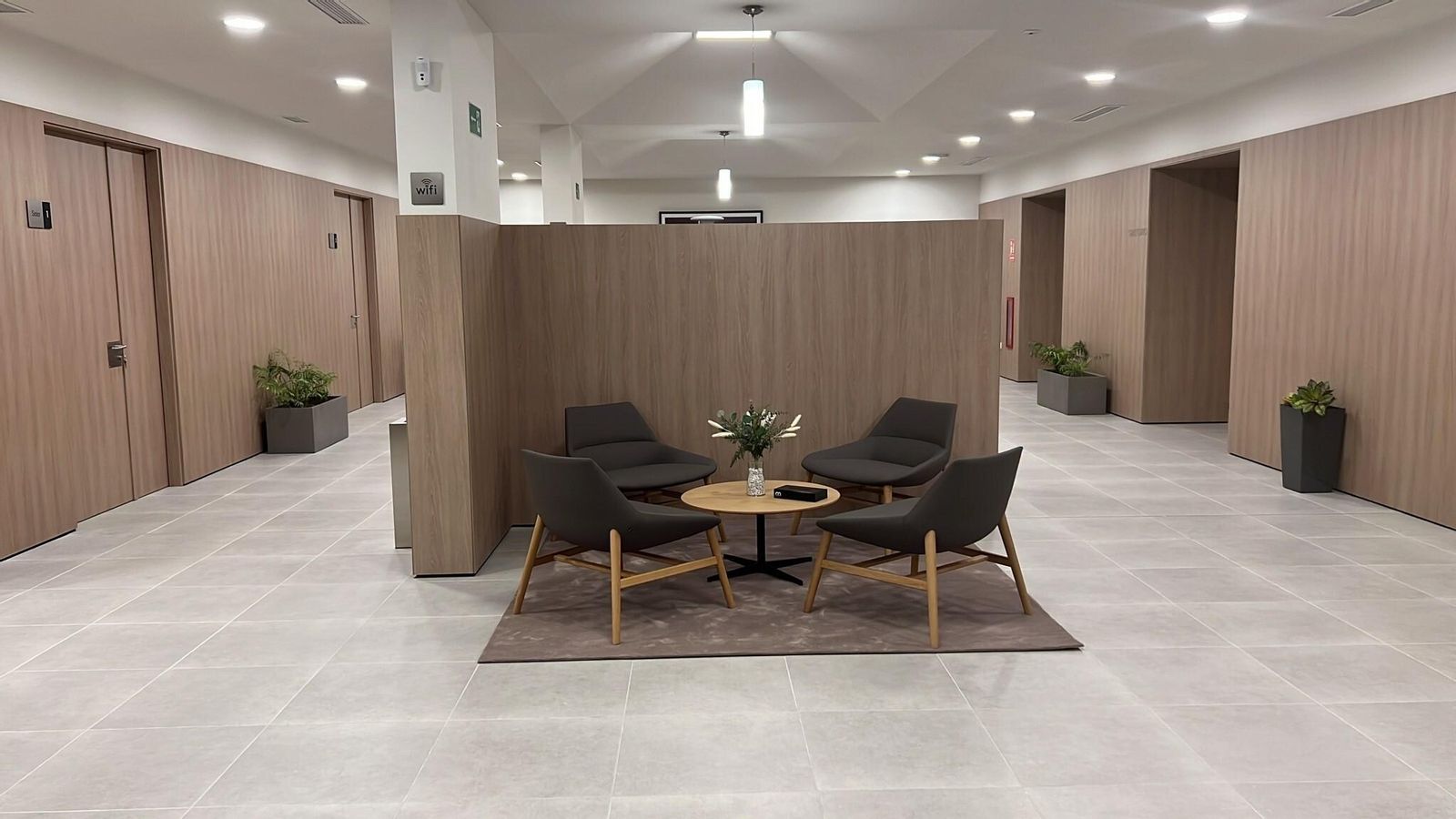 Las instalaciones del primer tanatorio de Gines.