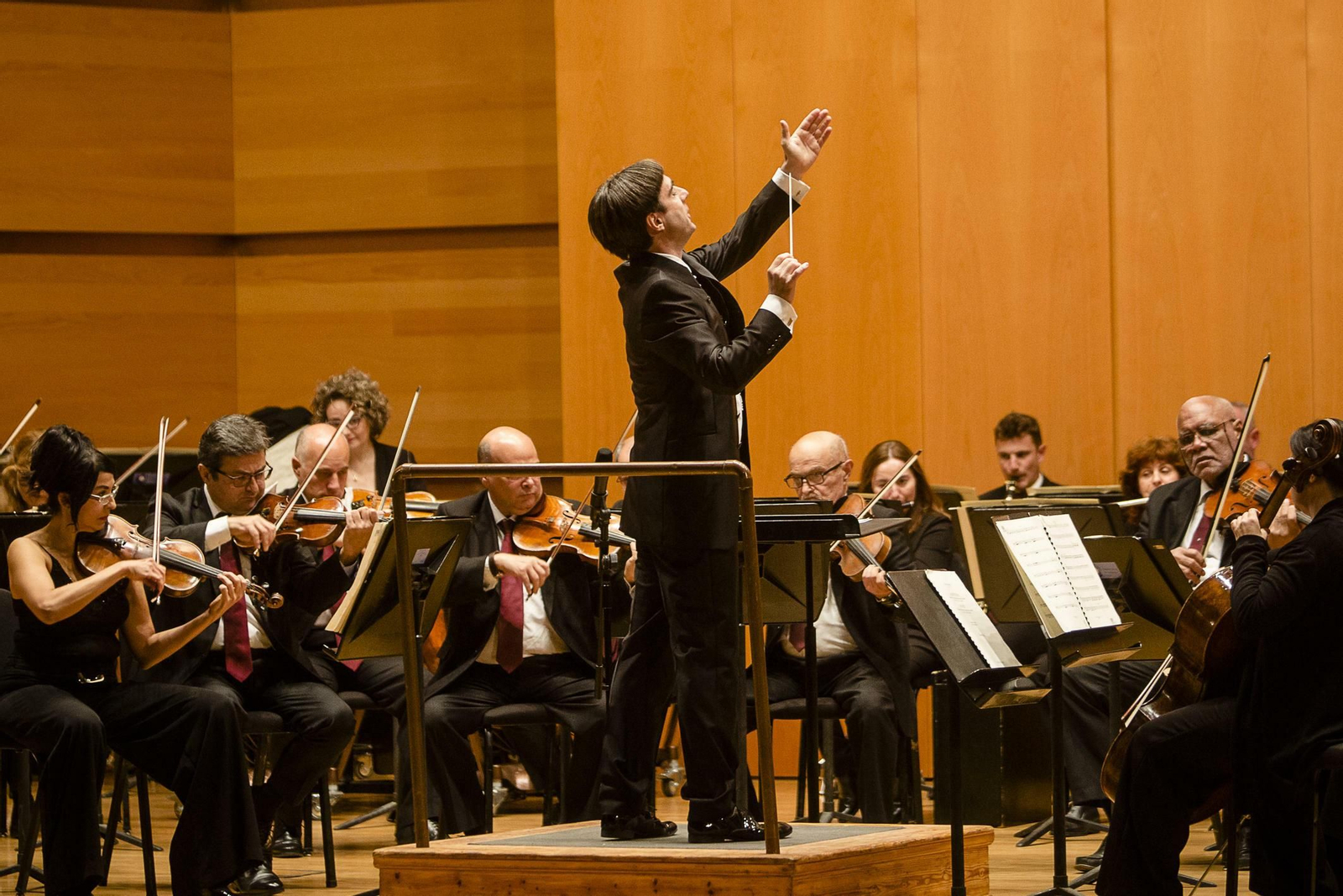 Carlos Domínguez-Nieto, al frente de la Orquesta de Córdoba en uno de sus conciertos.