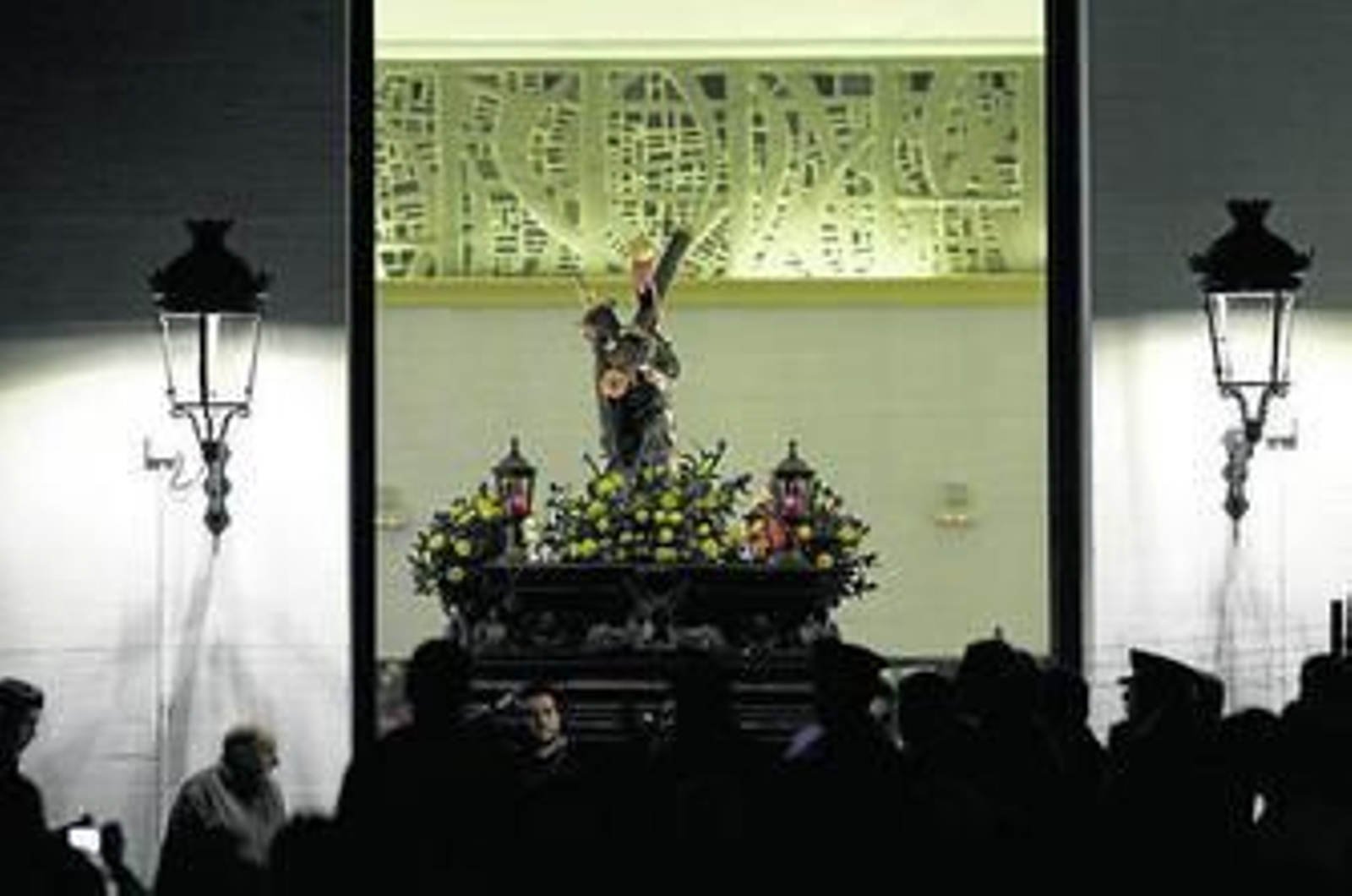 El Nazareno de Castellar, en el momento de salir del templo.