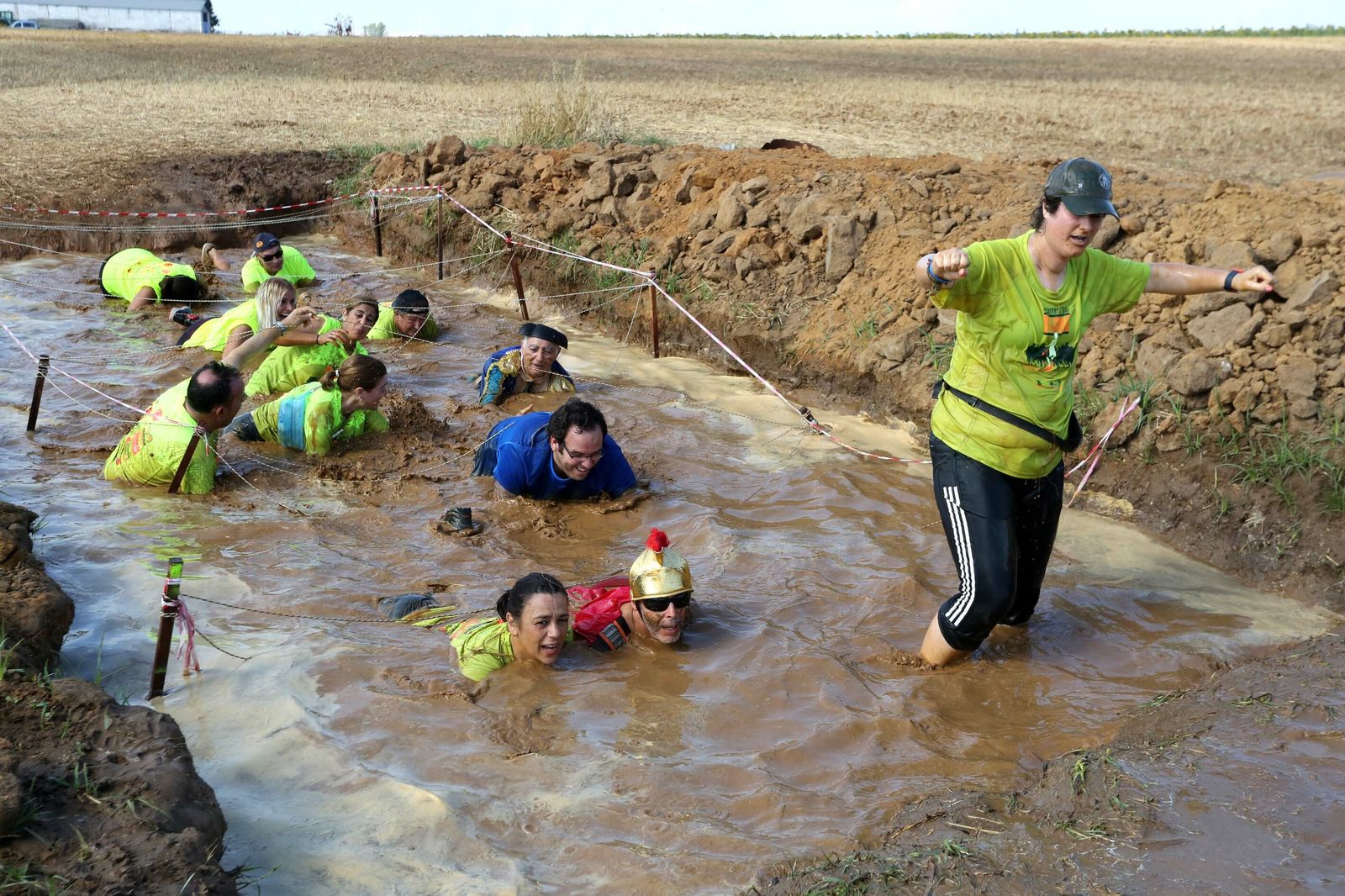Imágenes de la carrera del barro celebrada en La Barca