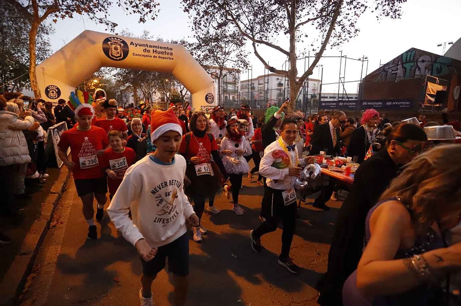 Imágenes de la carrera de San Silvestre en Huelva