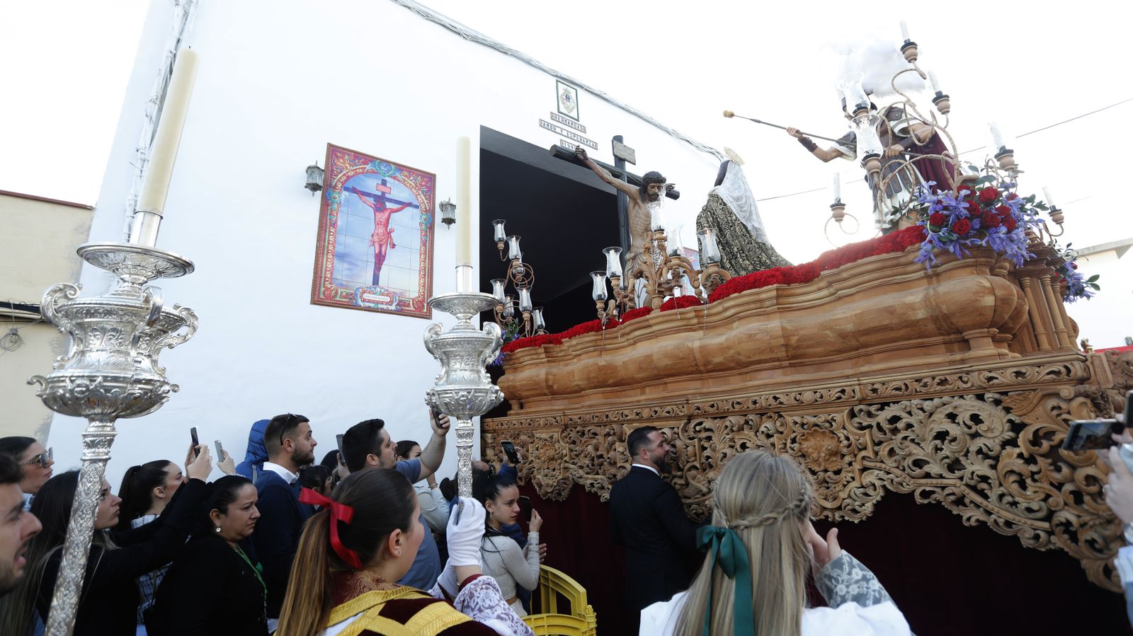 Las fotos del Viernes Santo en la Línea:  Cristo del Mar y Luz y Esperanza Nuestra, Soledad y Santo Entierro, Cristo del Amor y Misericordia y Amargura