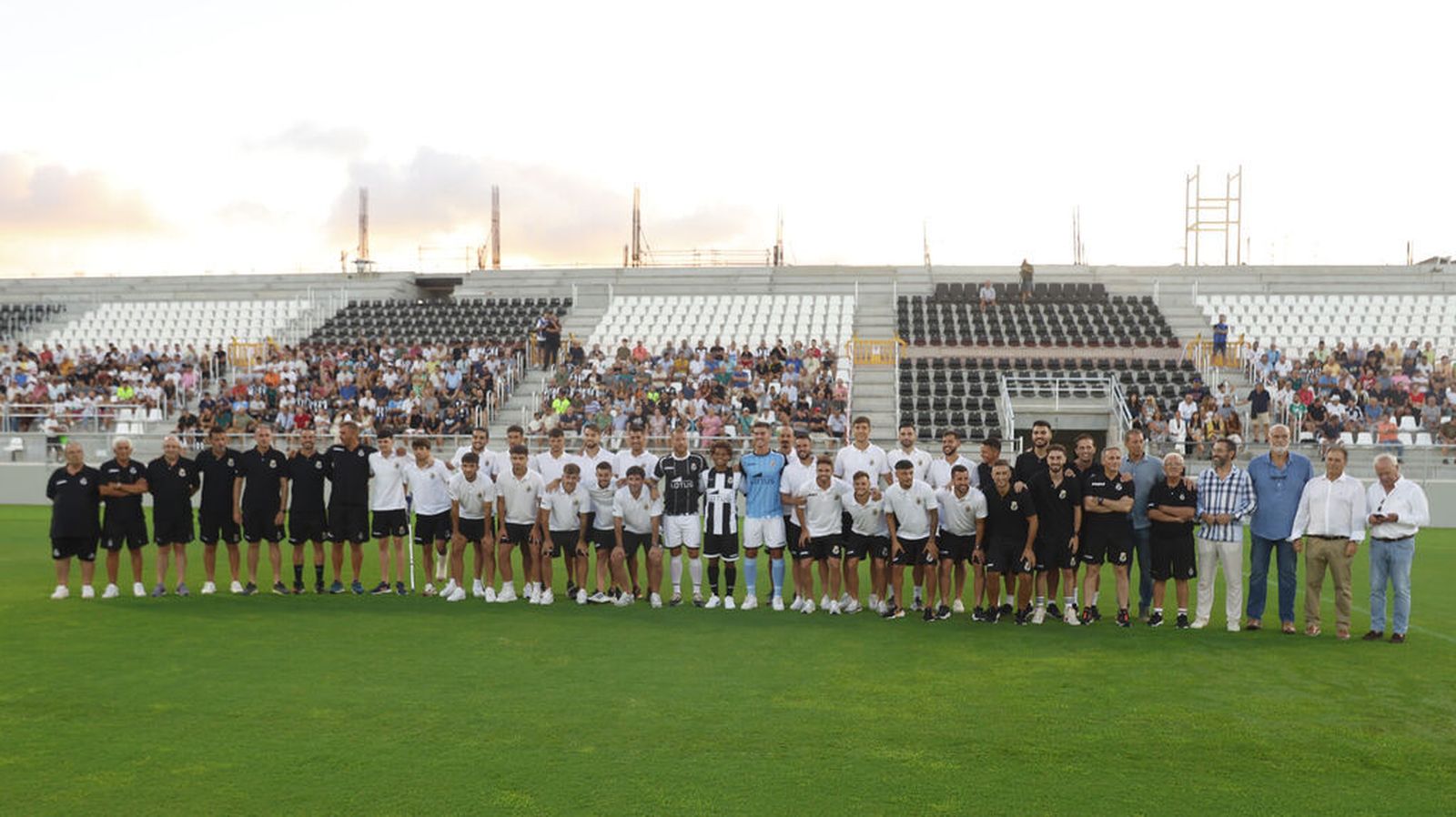La plantilla de la Balona en su presentación