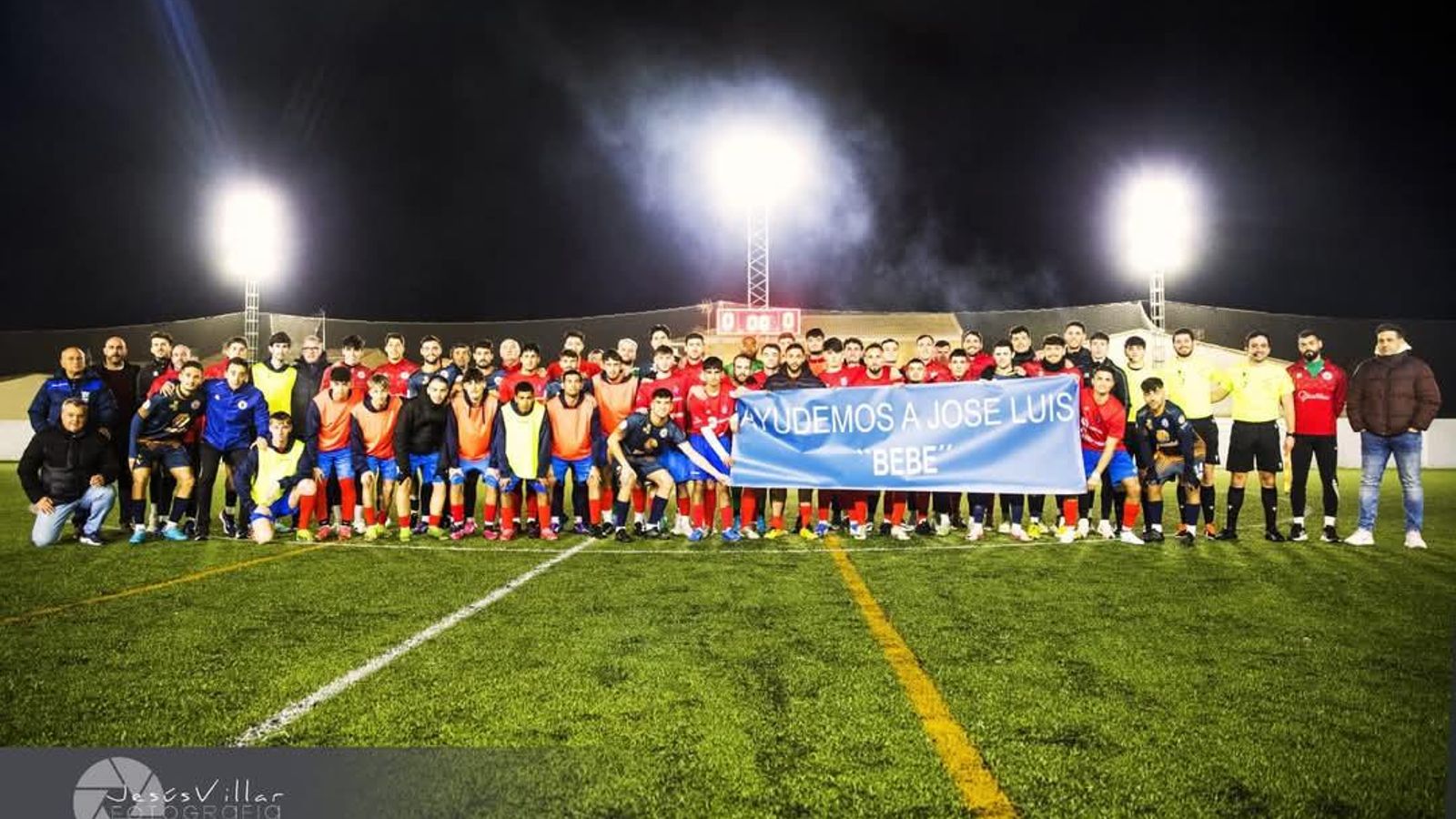 Foto de familia del amistoso del pasado jueves.