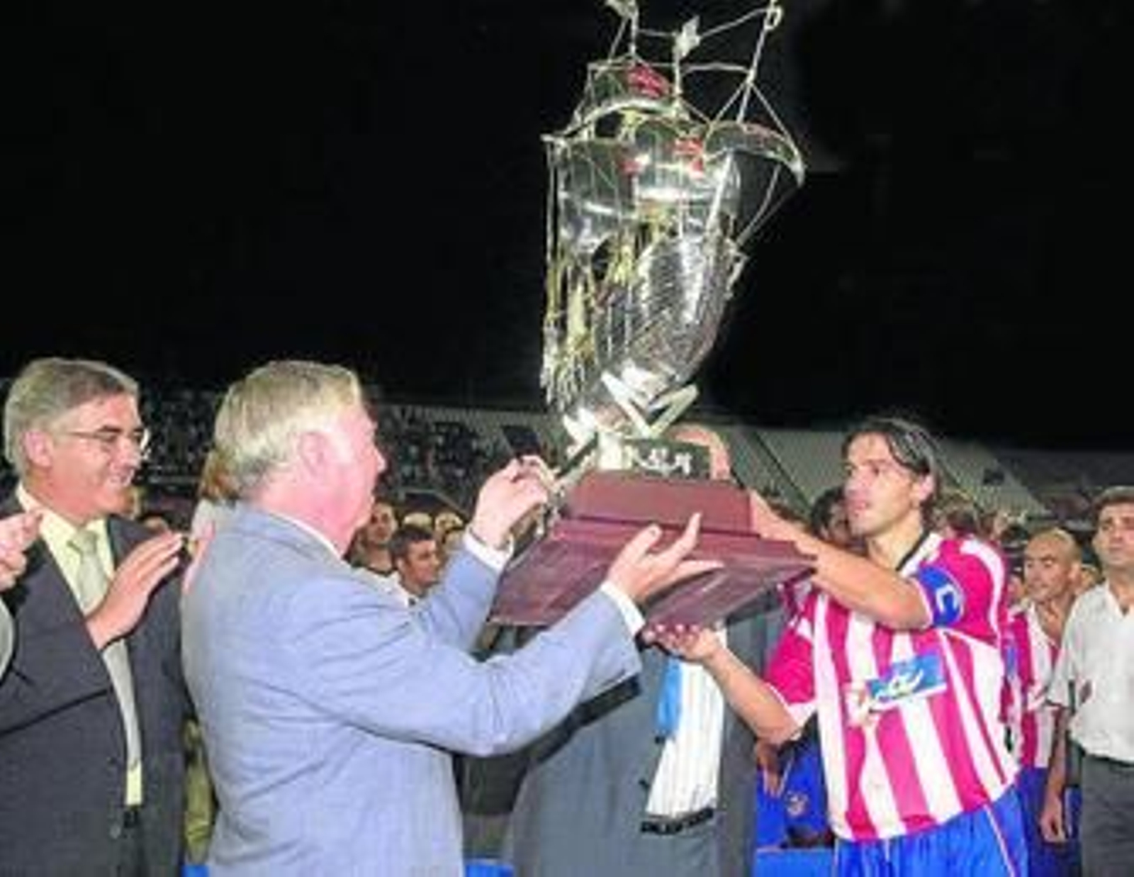 El Atlético es el segundo equipo que más Colombinos ha ganado.