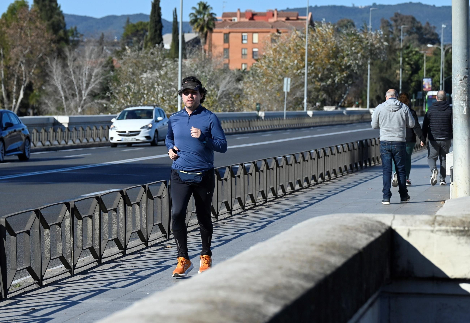 Los cordobeses salen a la calle en el primer día de 2025, en imágenes