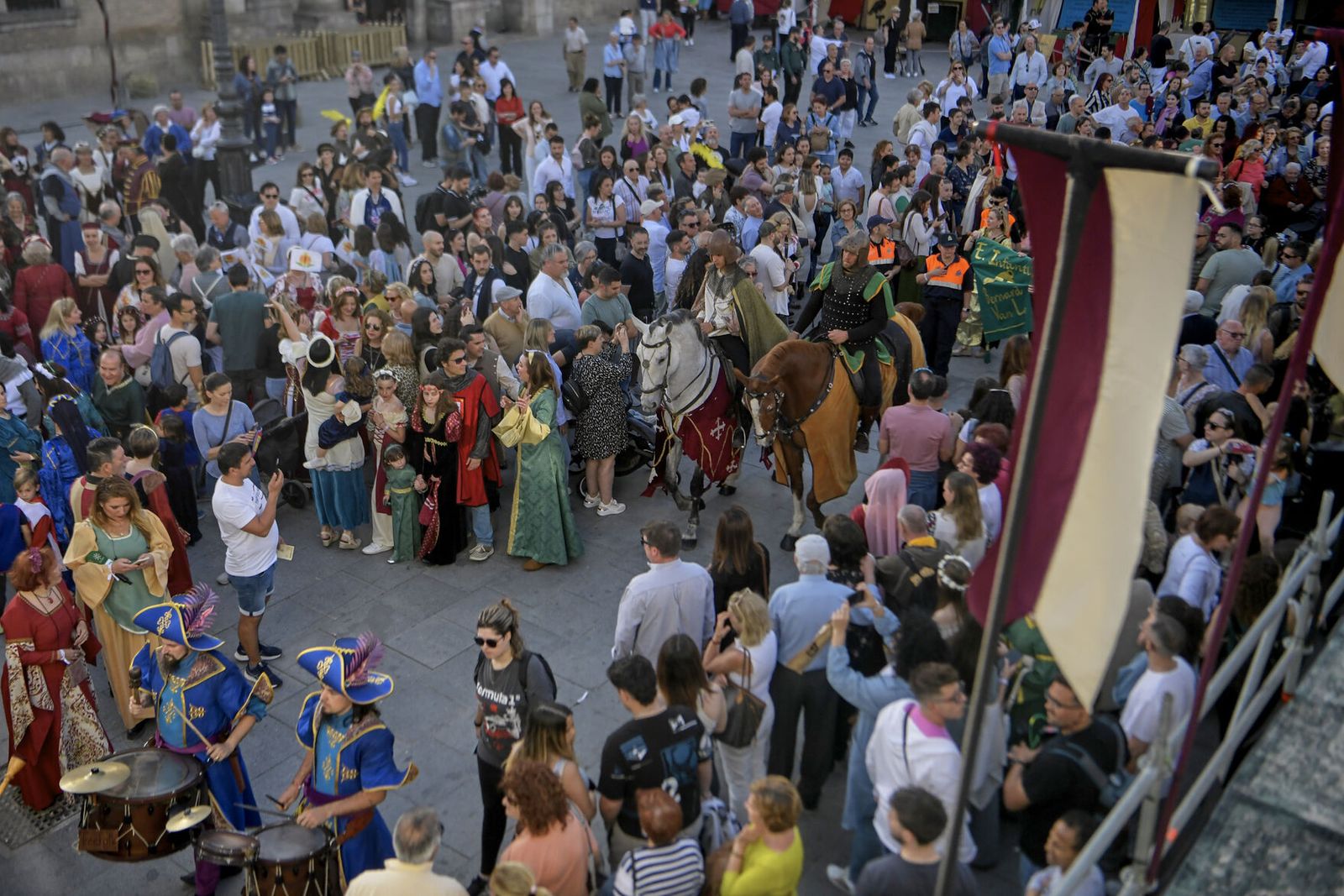 Fotos: Cristóbal Colón y los Reyes Católicos inauguran las Capitulaciones de Santa Fe