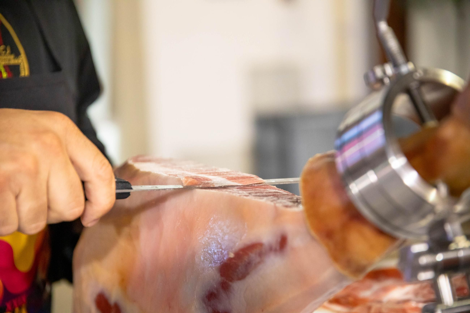 Concurso de cortadores de jamón en Serón, en imágenes