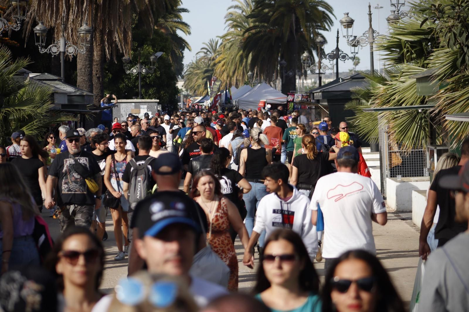 Las imágenes del sábado durante  la morotada en el Puerto de Santa María.