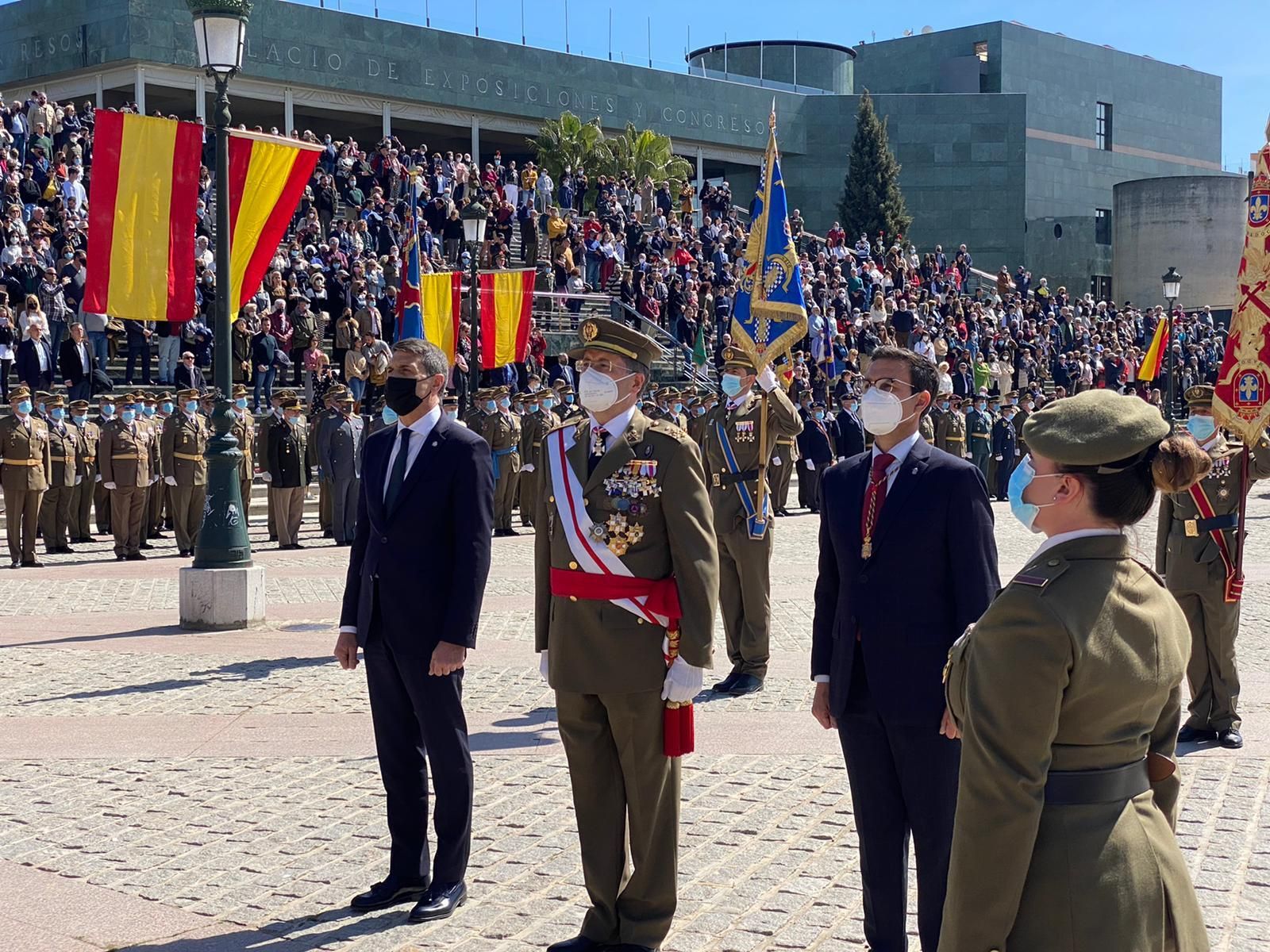 El MADOC celebra sus bodas de plata con una parada militar en Granada