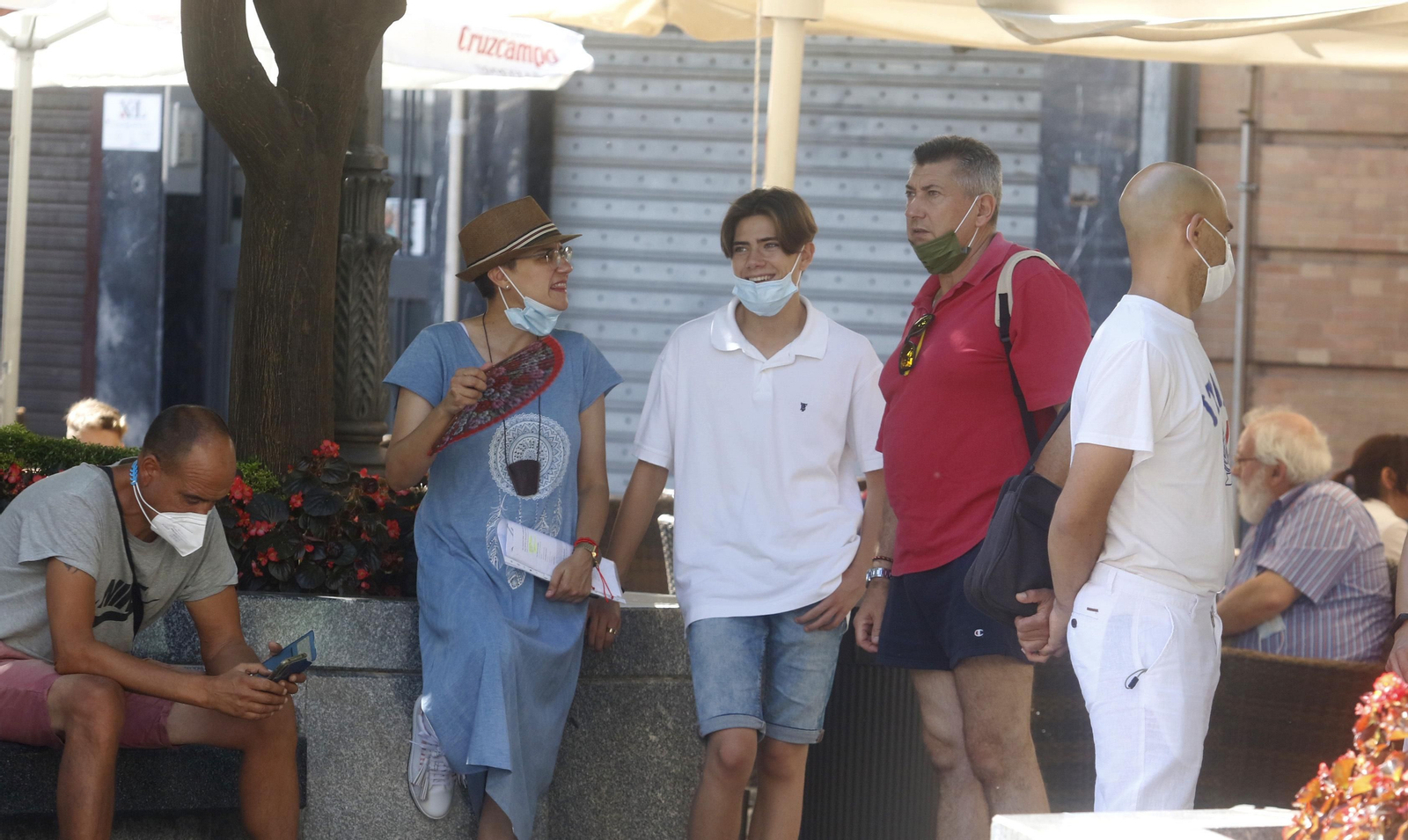 El primer día sin mascarilla en la calle en Córdoba, en fotografías