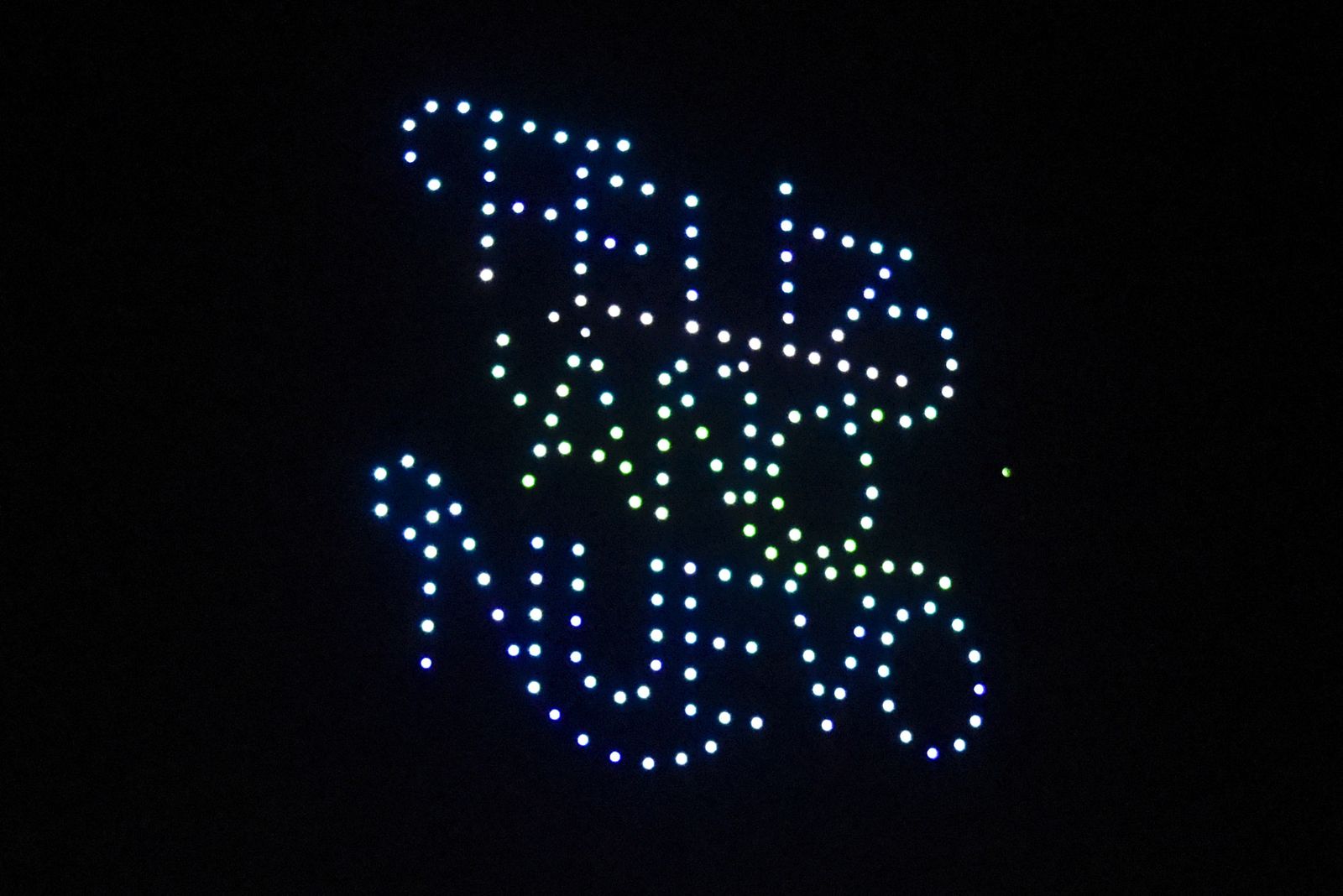 Fotos del espectáculo de Navidad con drones en La Línea