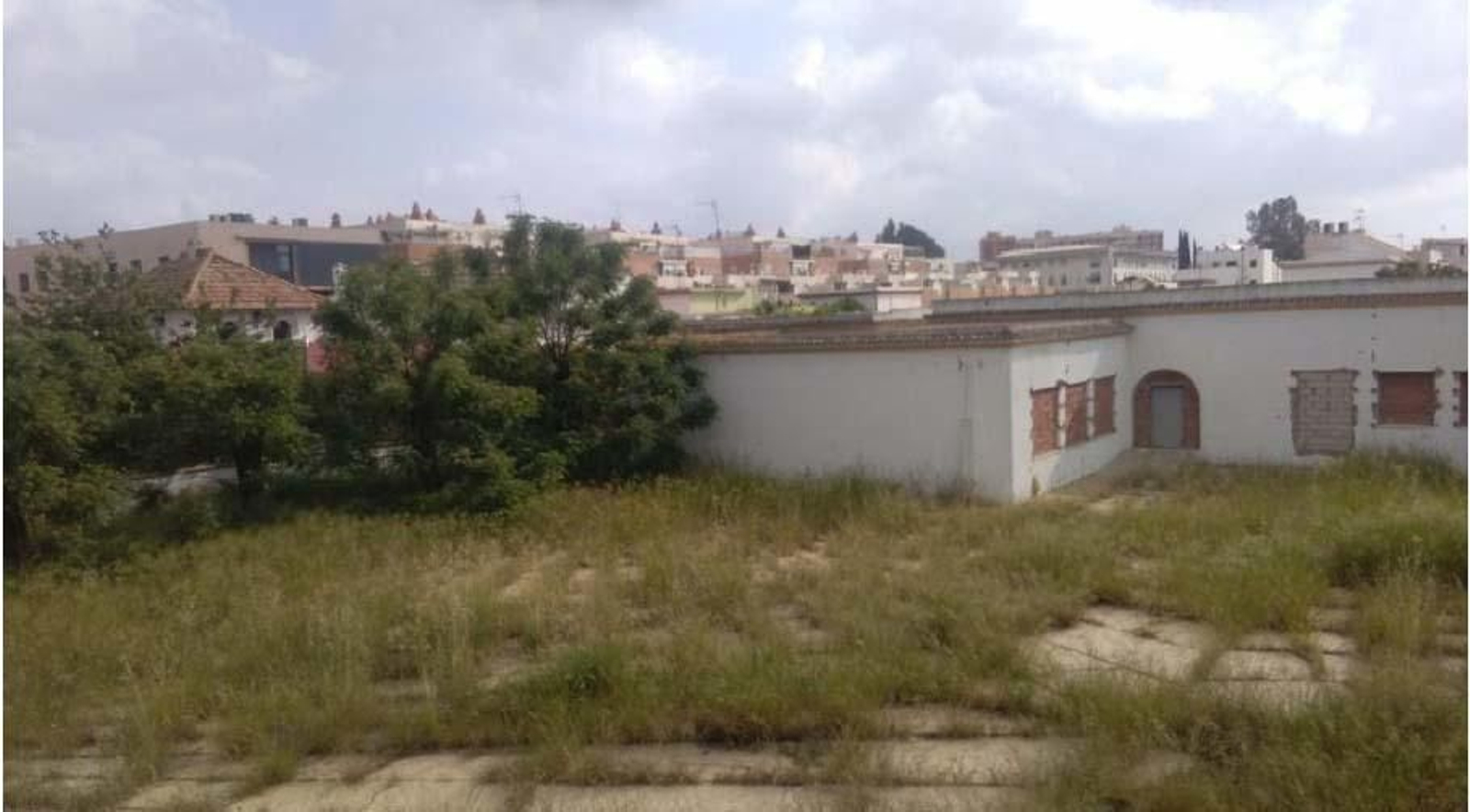 El colegio Elcano es la propuesta de los vecinos.