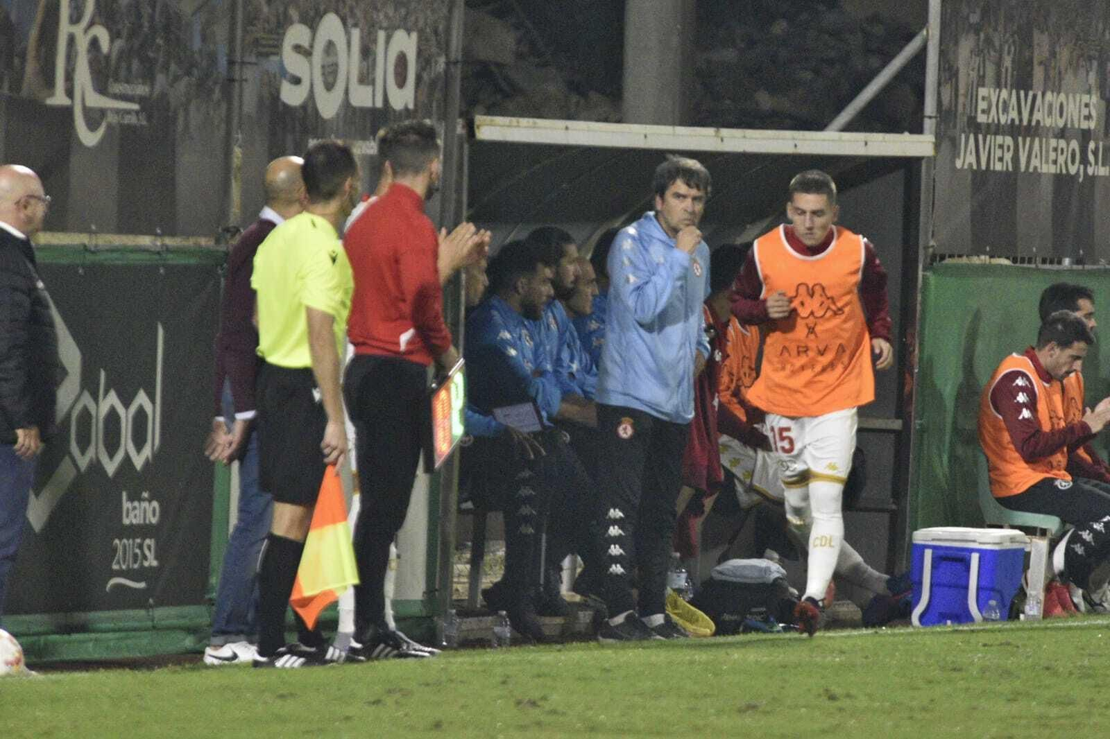 Eduardo Docampo, de celeste, en el Municipal de La Línea.
