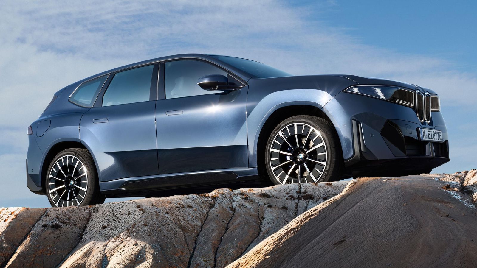 El iX3 es el primer modelo de la Neue Klasse de BMW, un concepto que marca un nuevo paradigma entre los coches eléctricos de las marcas premium.