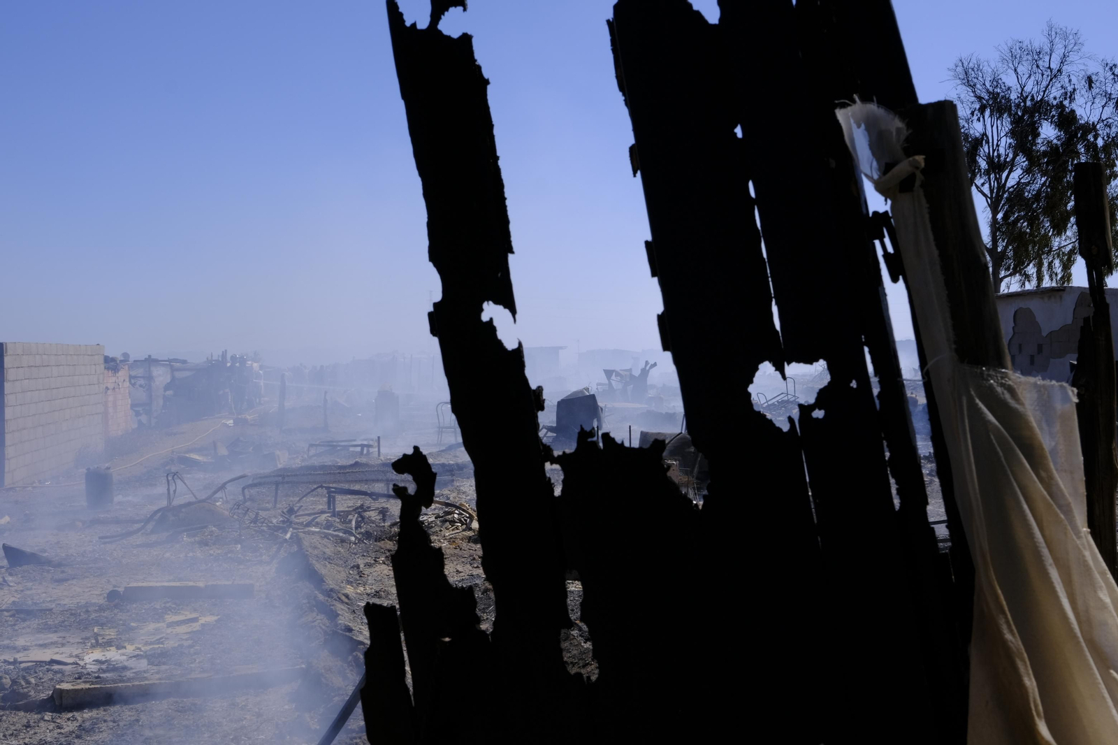 Fotogalería incendio asentamiento de chabolas en Atochares-Níjar (Almería)