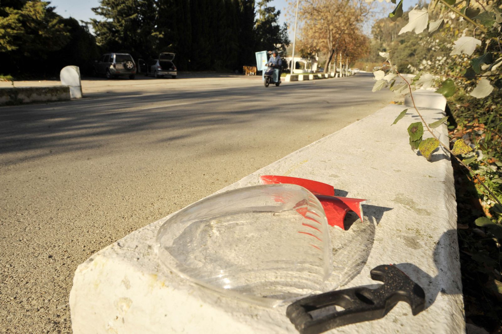 Imagen de archivo de los restos de una moto accidentada.