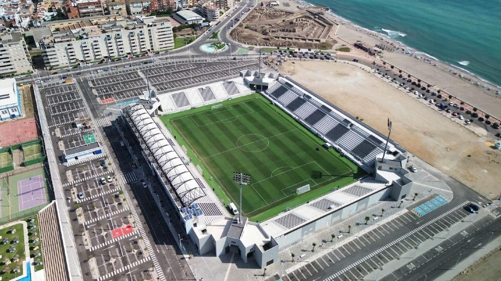 El estadio Ciudad de La Línea, escenario previsto para el Balona-Coria, ahora aplazado