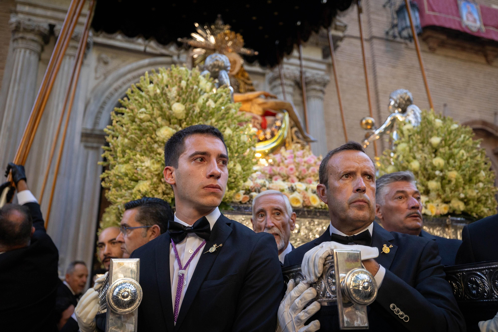 Fotos: así ha sido la procesión de la Virgen de las Angustias de Granada