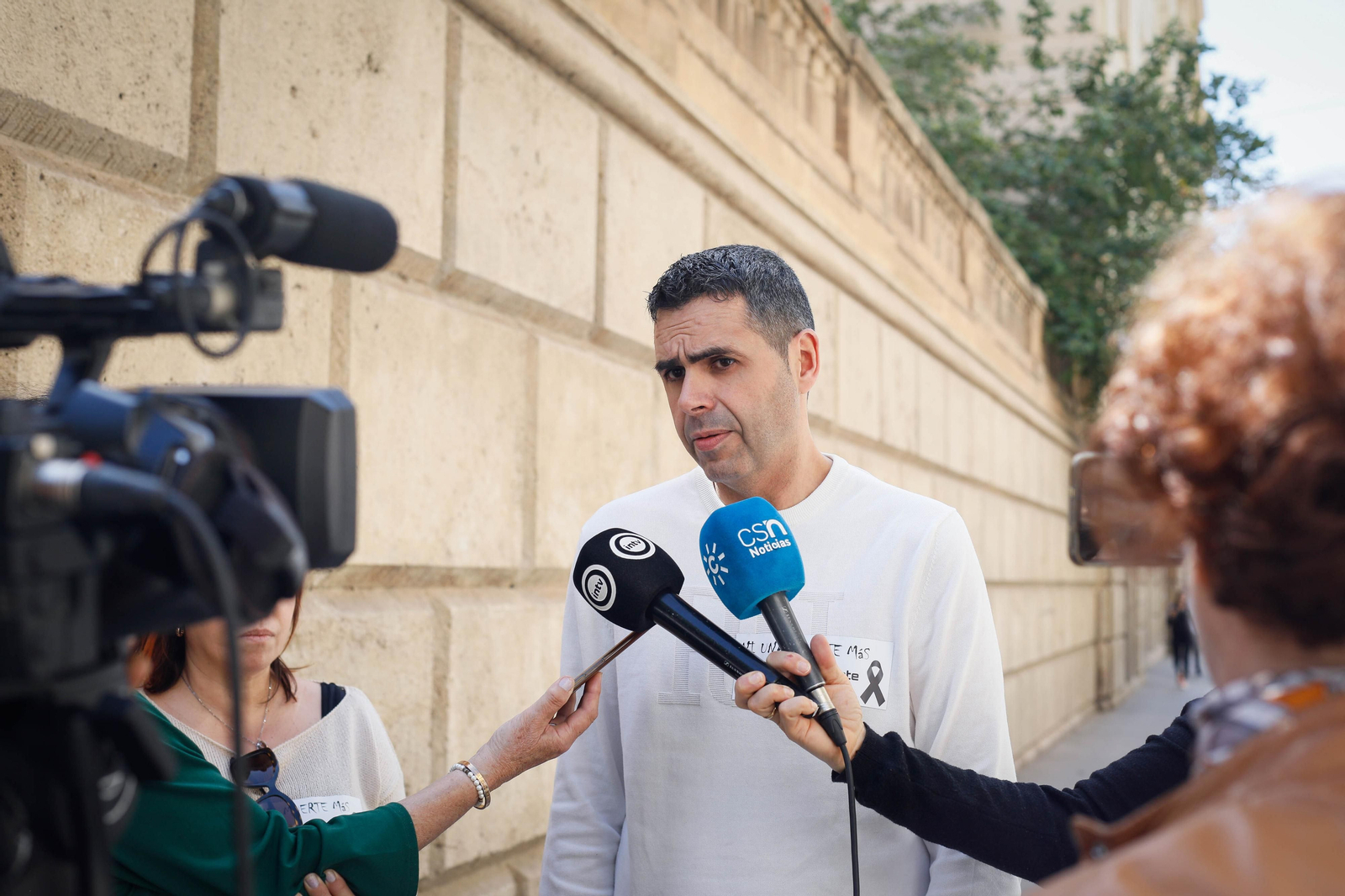 Imágenes de la concentración por muerte de un trabajador en accidente laboral