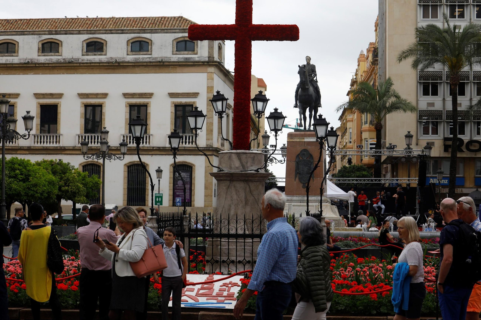 El primer día de las Cruces de Córdoba, en imágenes