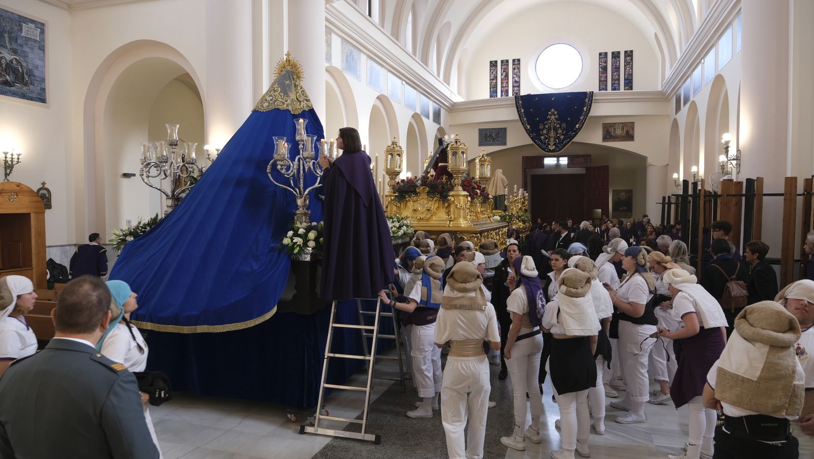 La procesión del Encuentro por las calles de Almería, en imágenes