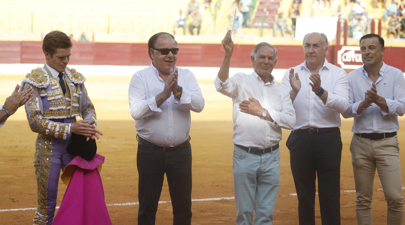 La reaparición de Borja Jiménez con toros de Victorino Martín en la Feria de La Línea , en imágenes