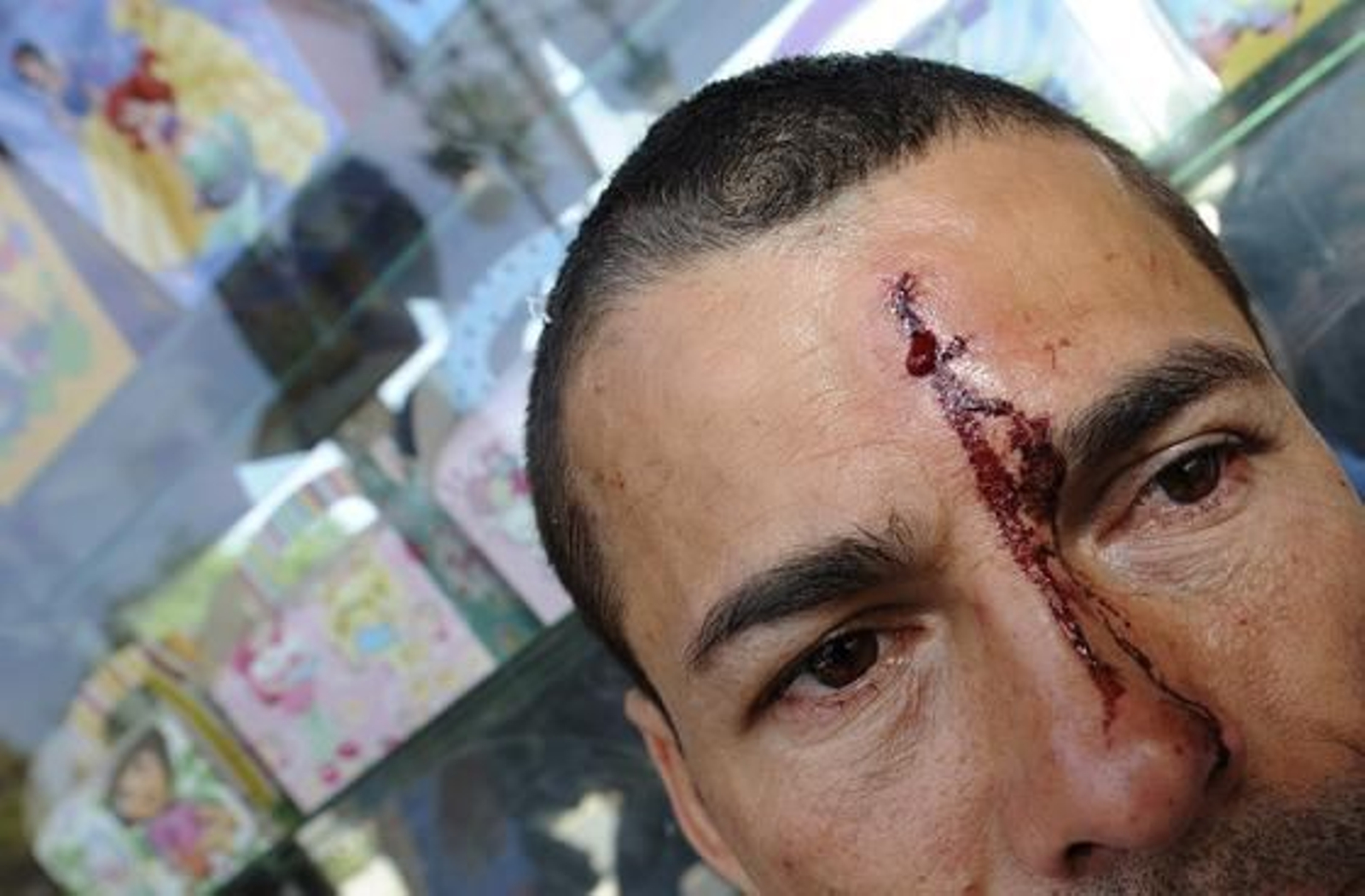 La carga policial contra los 'indignados' de Valencia, en imágenes

Foto: EFE