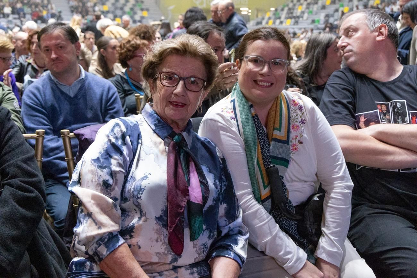 Así se disfruta en Jaén del concierto de Raphael, "Raphaelísimo"