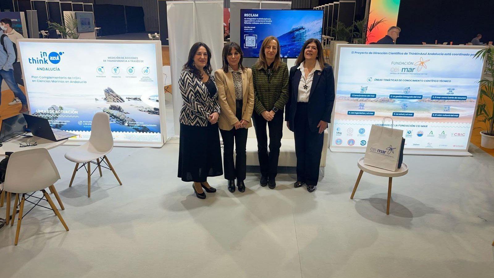 Responsables de la delegaciónde la UCA en Transfiere 2025.