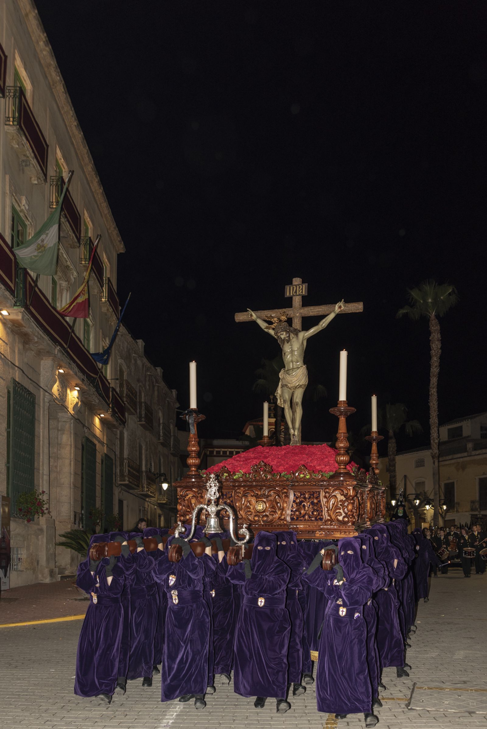 Imágenes de la procesión del Jueves Santo en Cuevas