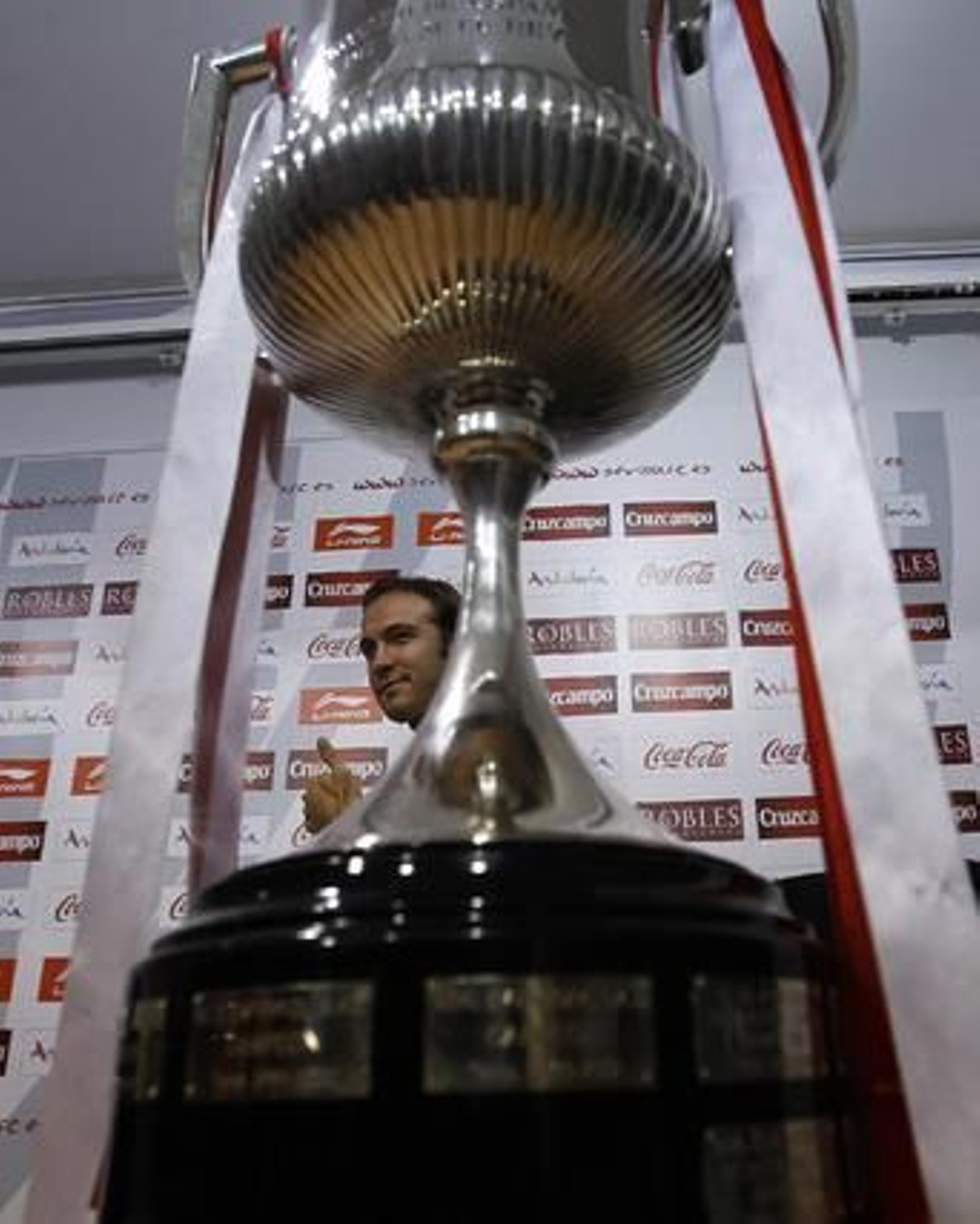 Diego Capel se despide de la afición en rueda de prensa.

Foto: Antonio Pizarro
