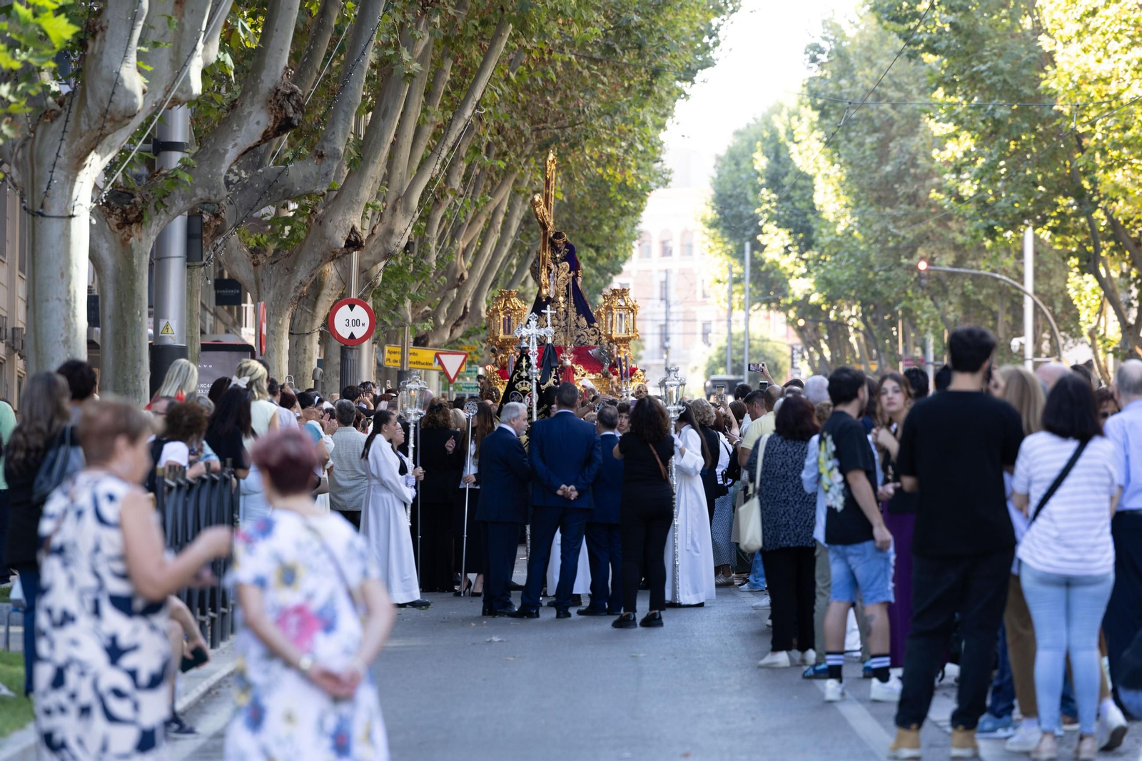 Un Jaén repleto de fieles acompañan los traslados de las veinte imágenes de la Magna (II)
