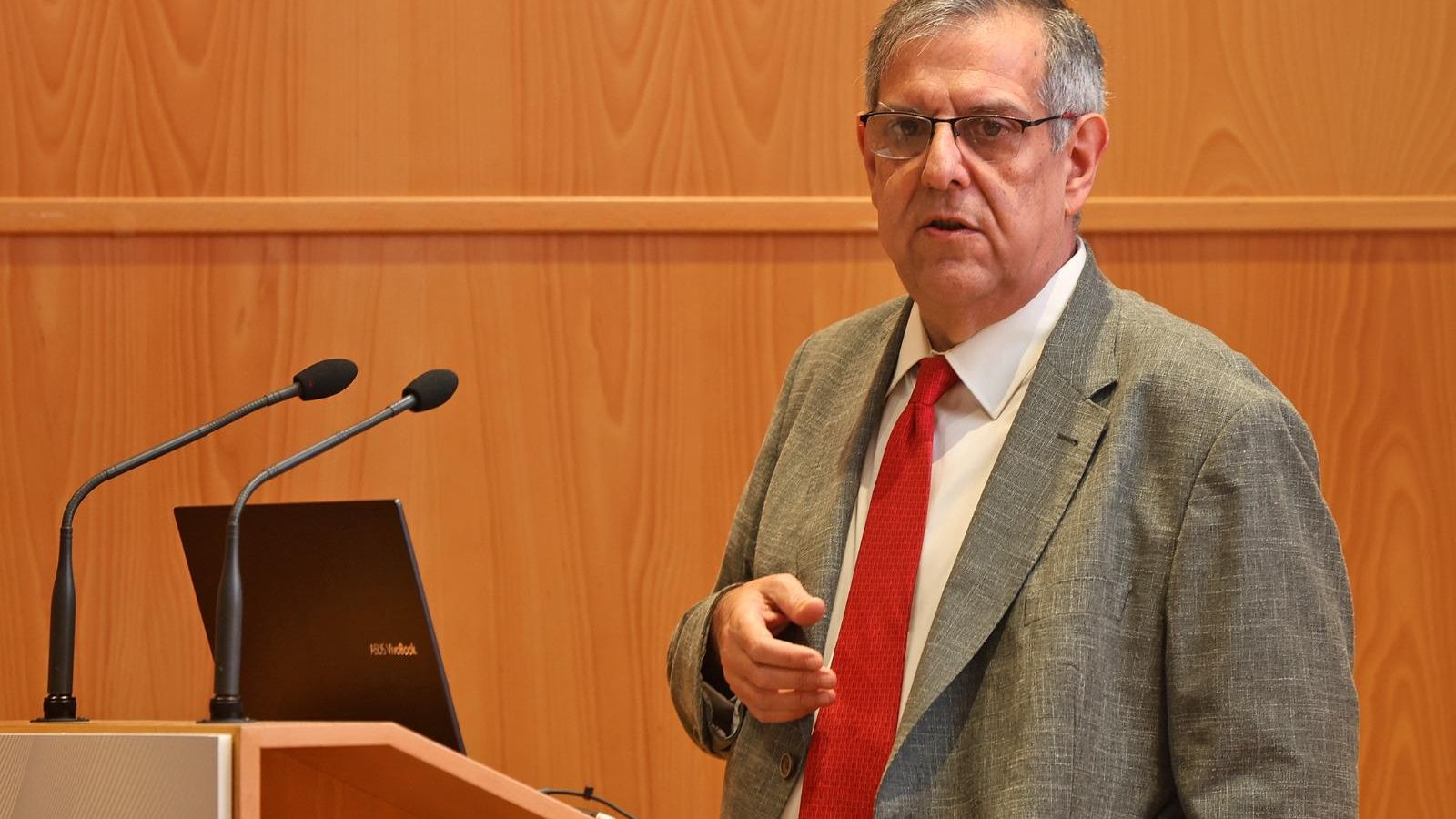 García del Hoyo en un momento de su conferencia.