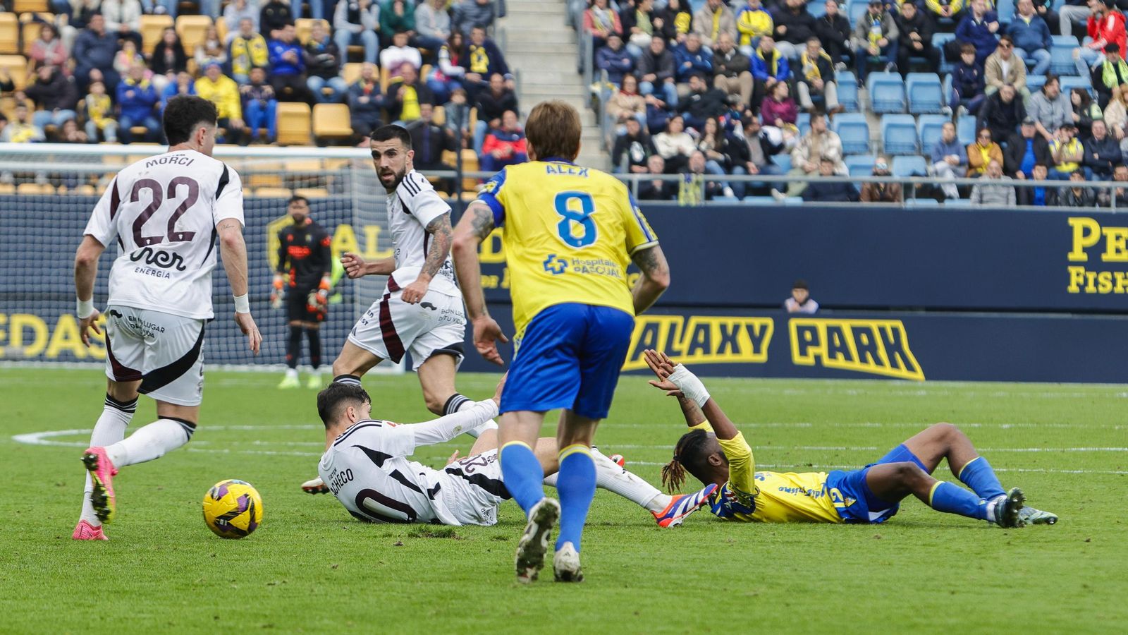 Búscate entre las fotos del partido de fútbol Cádiz CF - Albacete Balompié