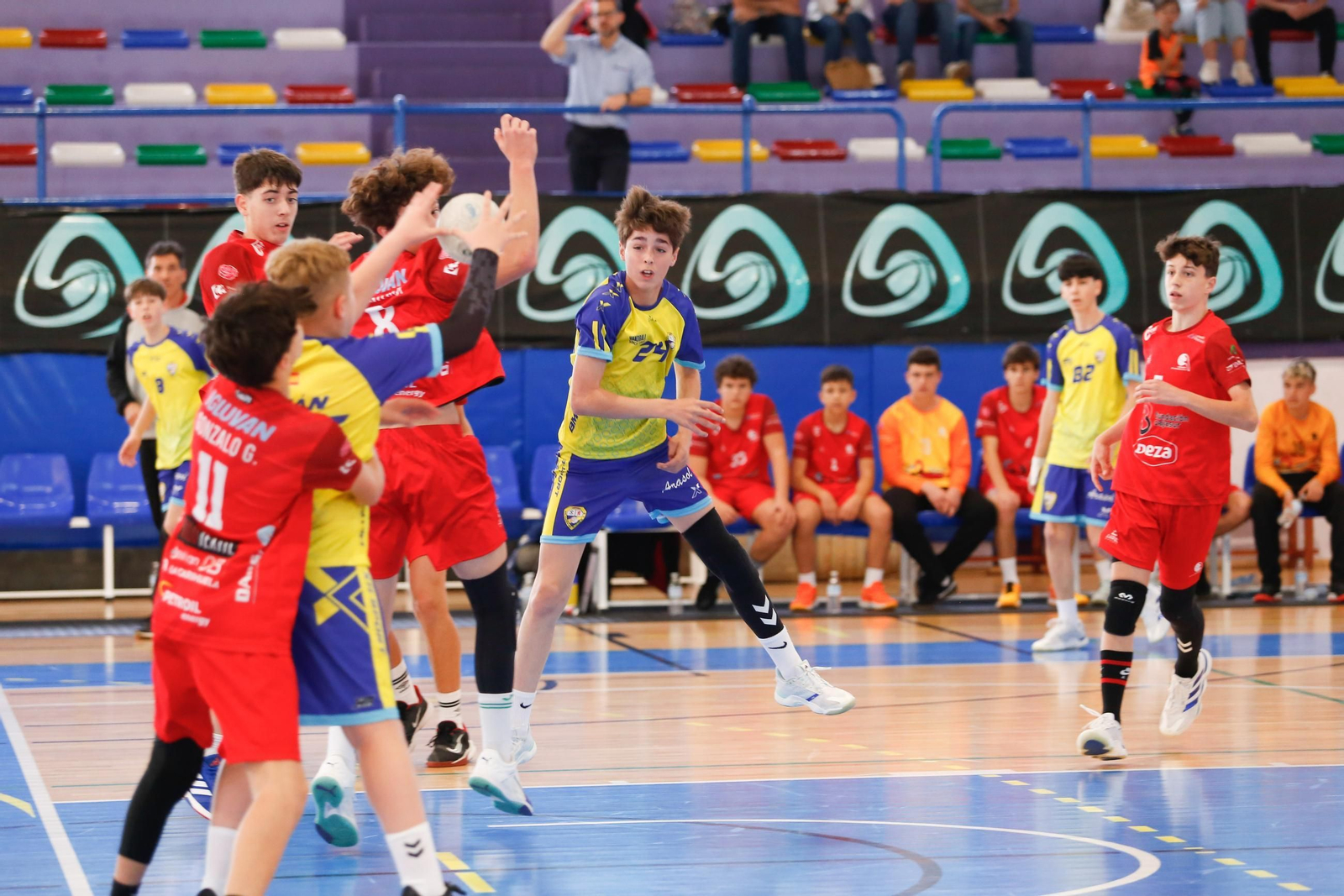 Las fotos de los cuartos de final del Campeonato de Andalucía infantil masculino de balonmano en La Línea