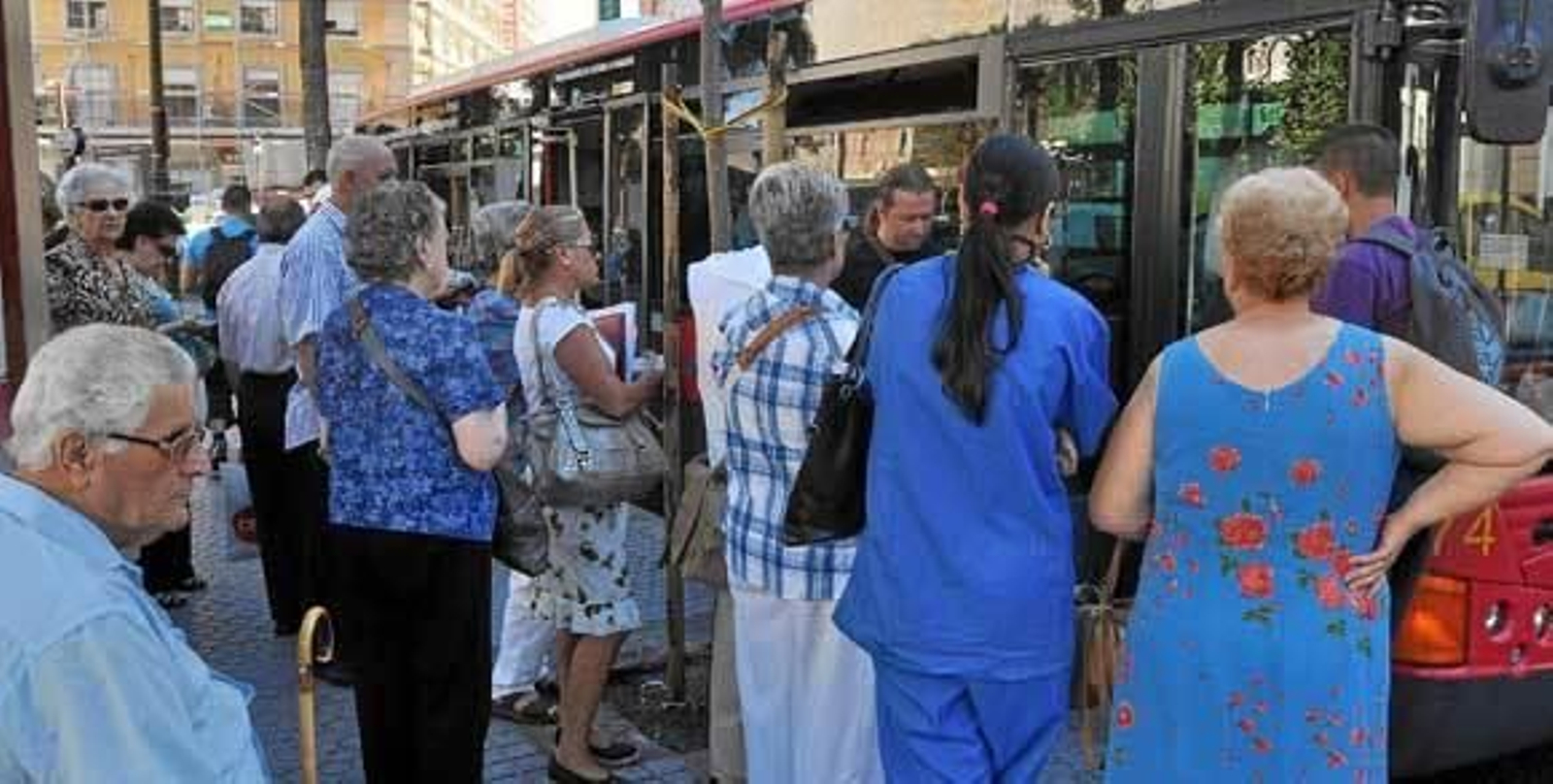 Tussam obtuvo 900.000 euros de beneficio en 2013