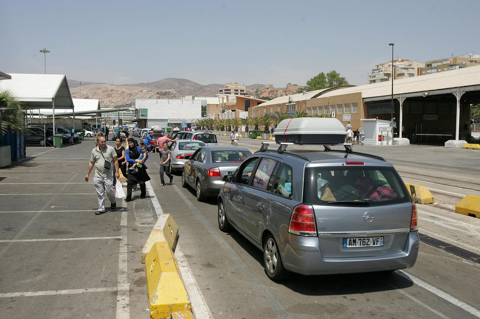 Paso del Estrecho en el Puerto de Almería.