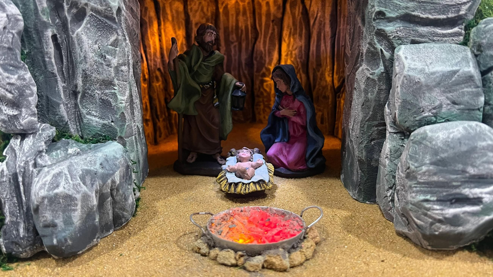 Fotos de la exposición belenista por el 25 aniversario de la asociación Oro, Incienso y Mirra en Algeciras