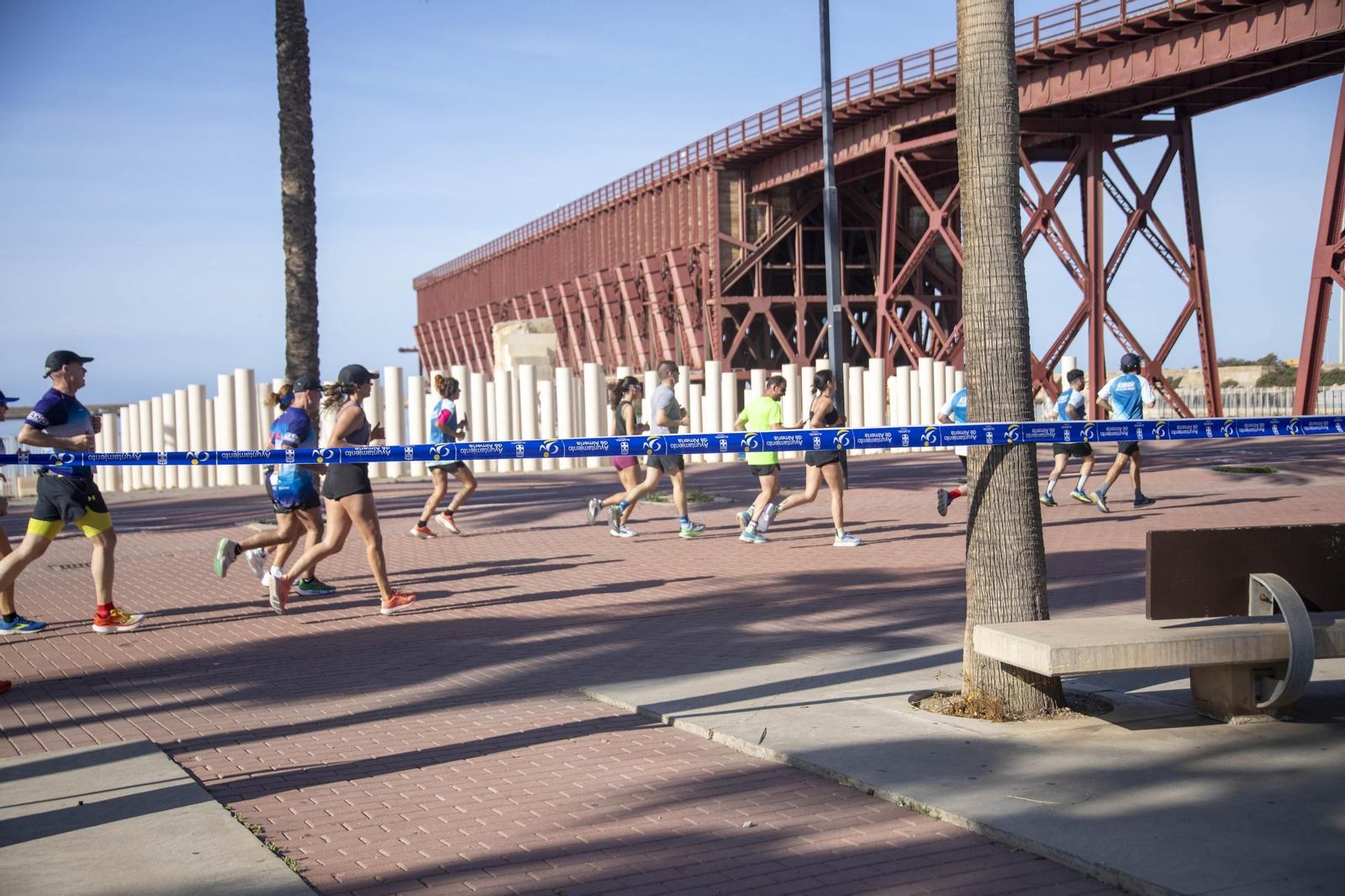 El Medio Maratón de Almería 2025, en imágenes