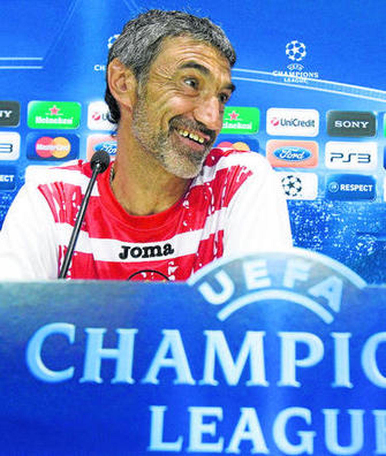 Antonio Álvarez, durante la rueda de prensa oficial de la Liga de Campeones.