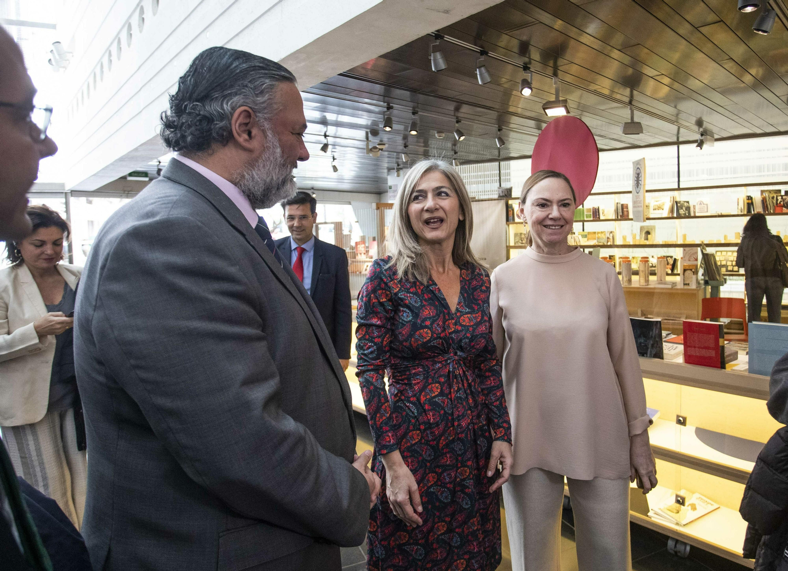 Patricia del Pozo, junto a Laura García Lorca.