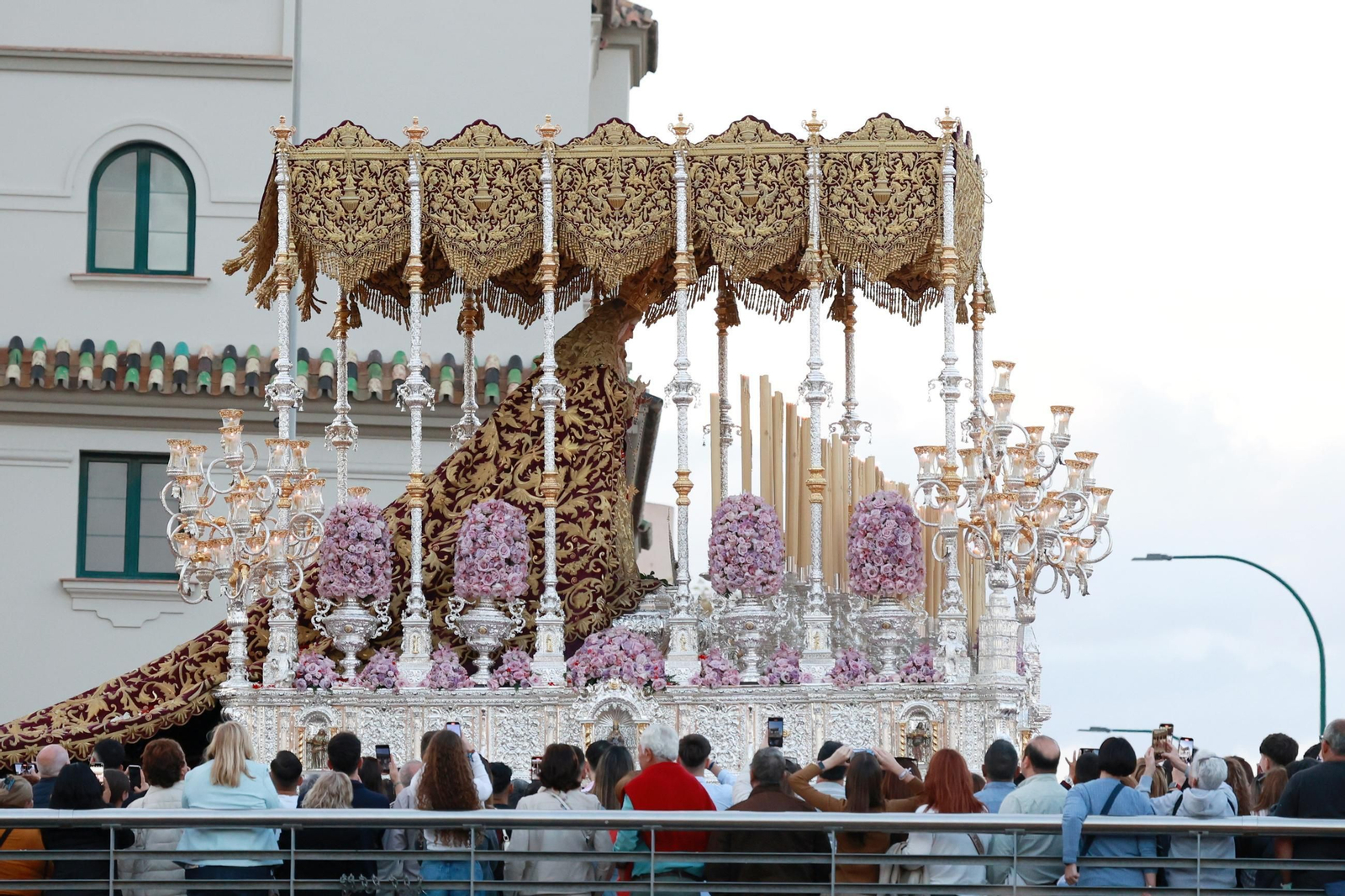 El Cautivo, en su procesión del Lunes Santo en Málaga, en fotos