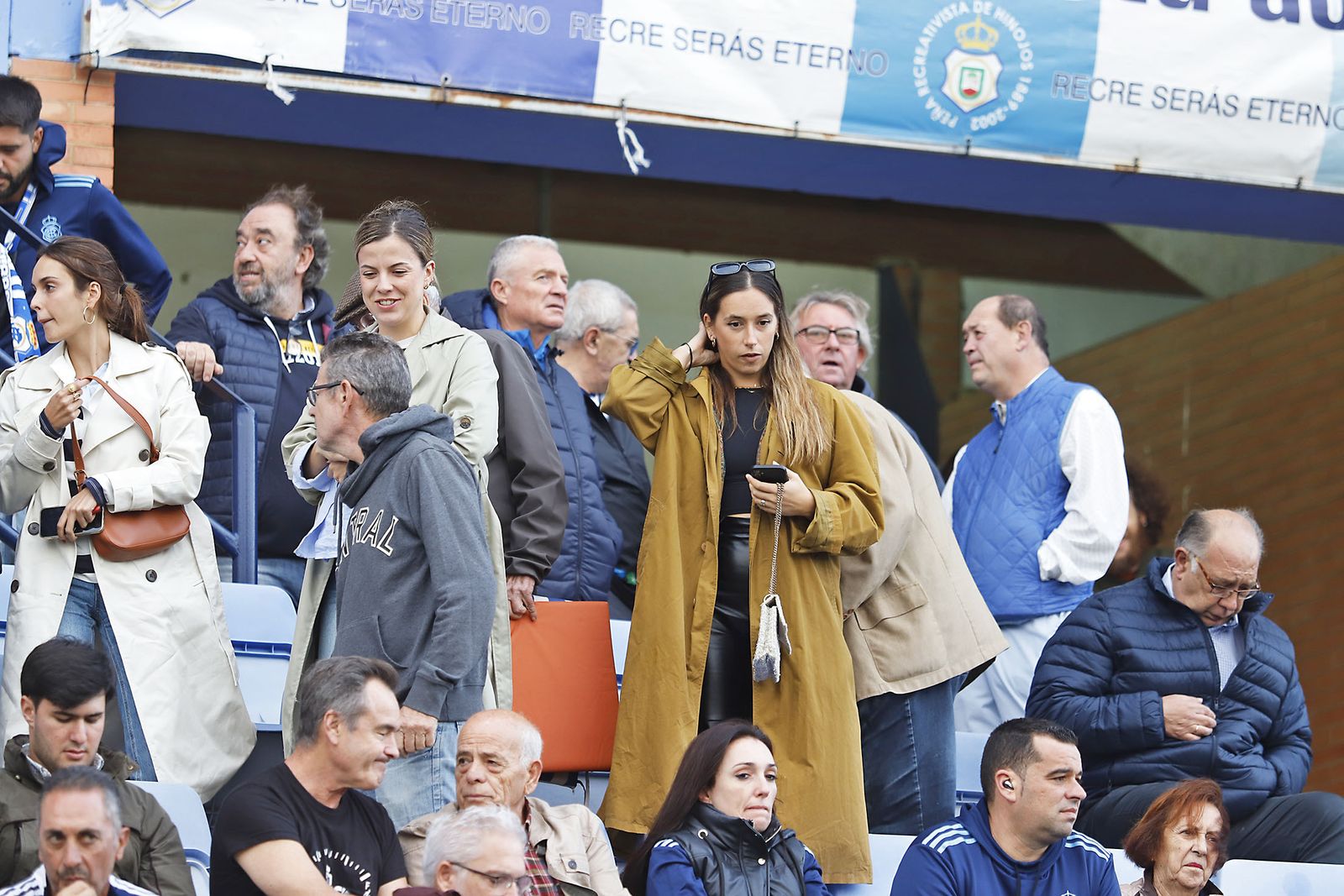 Imágenes del ambiente en el Recreativo de Huelva - San Fernando