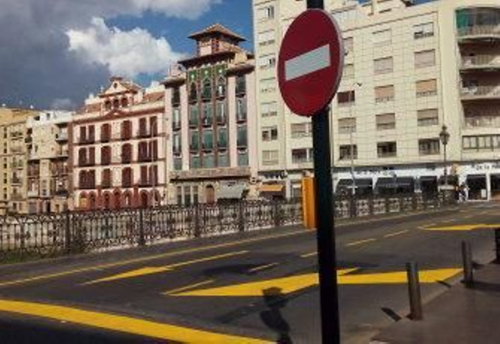La calle Mármoles y el puente de la Aurora pasan a ser de sentido único por las obras del Metro