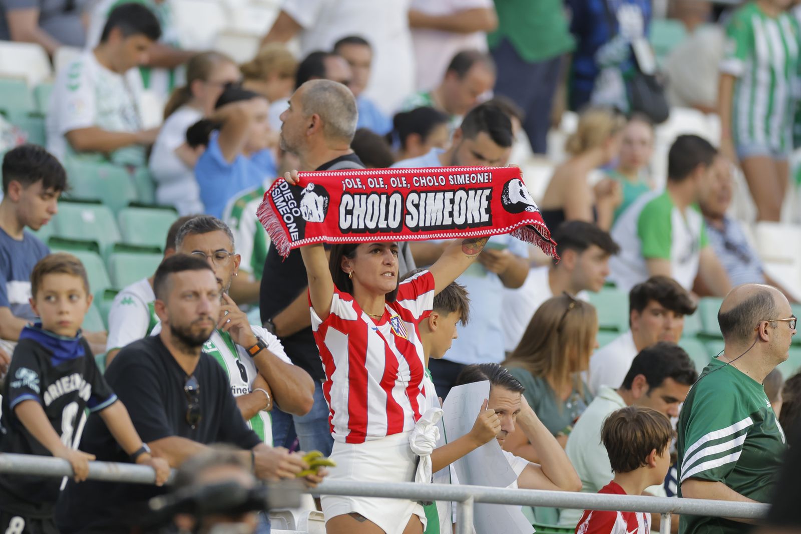 Búscate en las fotos del Betis-Atlético de Madrid