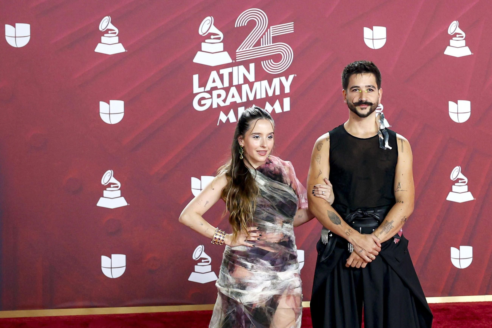 Todos los famosos, tendencias y curiosidades en la alfombra roja de la 25 edición de los Grammy Latinos